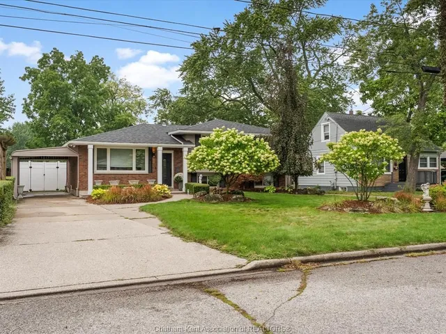 4113 Roseland Dr, Windsor 2