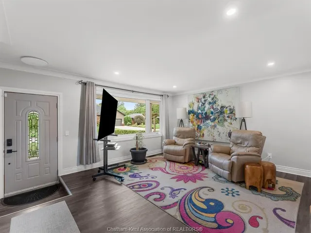 4113 Roseland Dr, Windsor 4