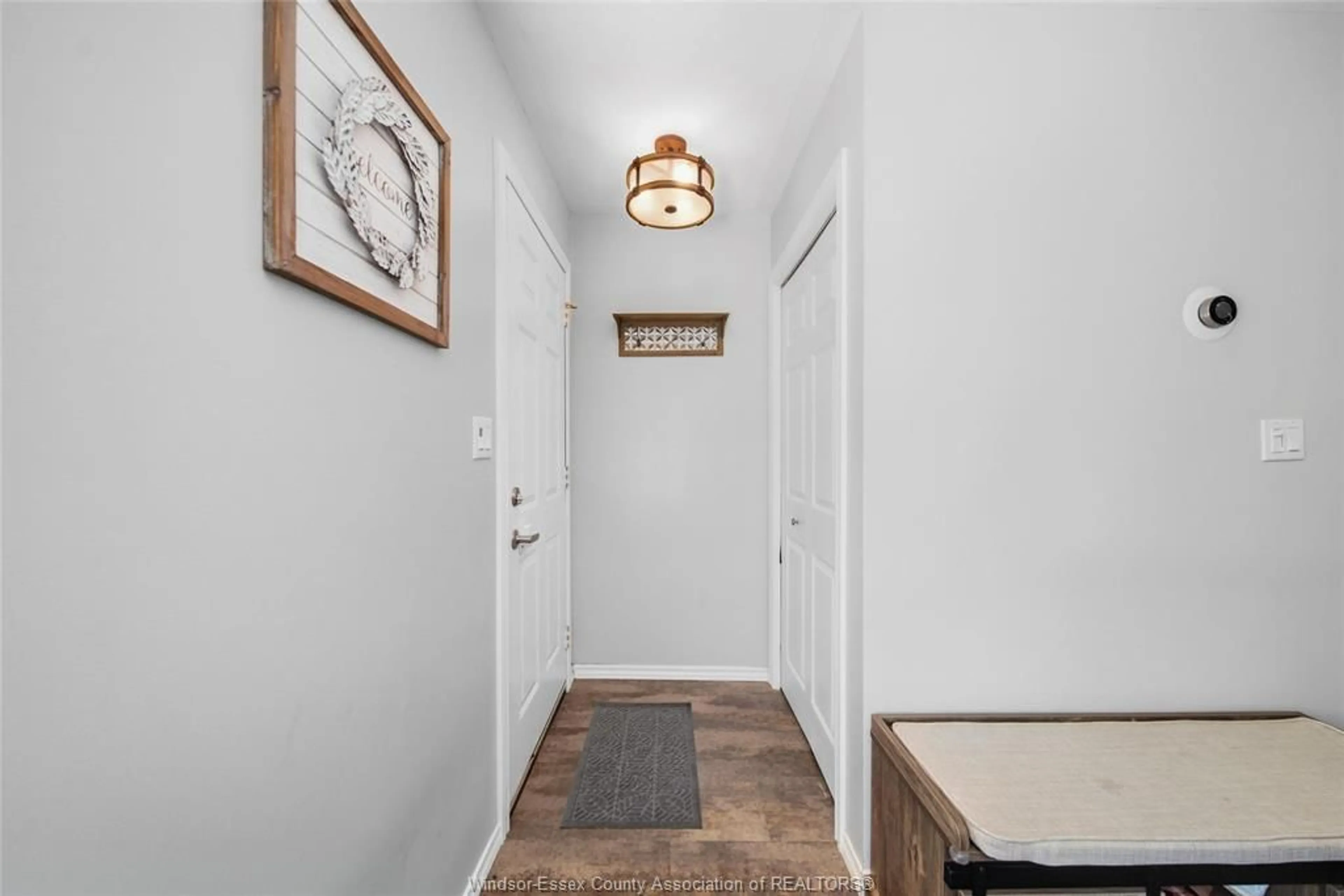 Indoor entryway for 30 PEARL St, Tilbury Ontario N0P 2L0