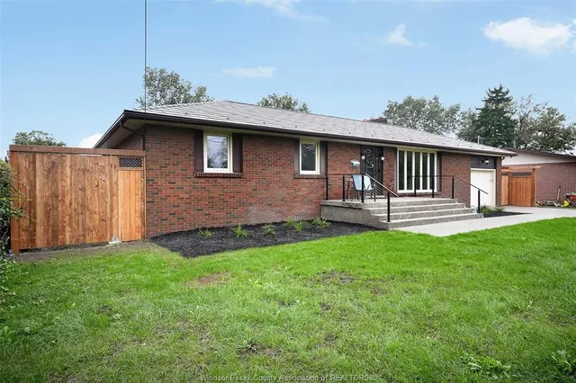 825 MORTON Dr, LaSalle 5