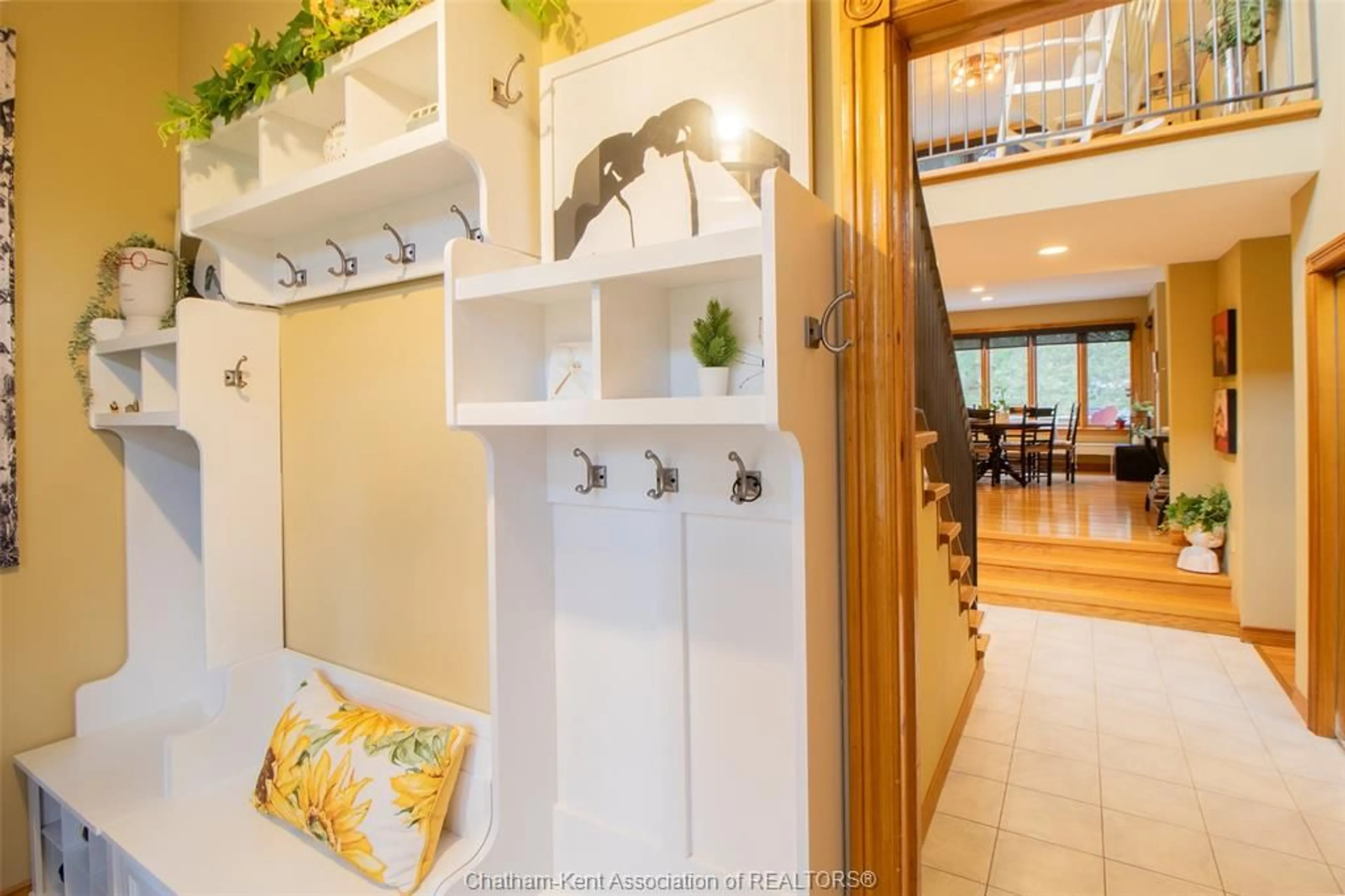 Indoor entryway for 18116 3RD Ave, Rondeau Ontario N0P 1X0