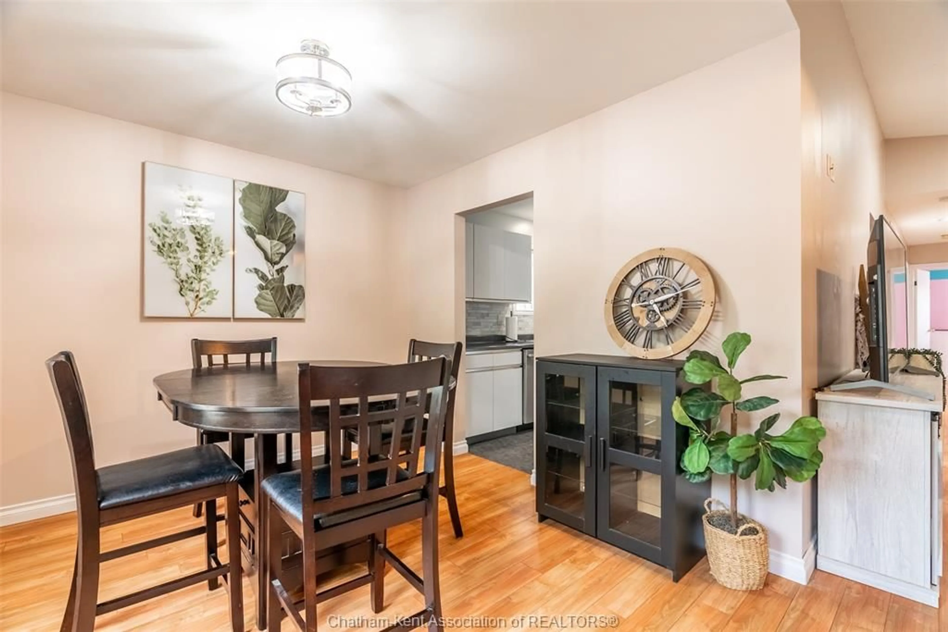 Dining room, wood/laminate floor for 9385 Tamarack St, Windsor Ontario N8R 1Y7