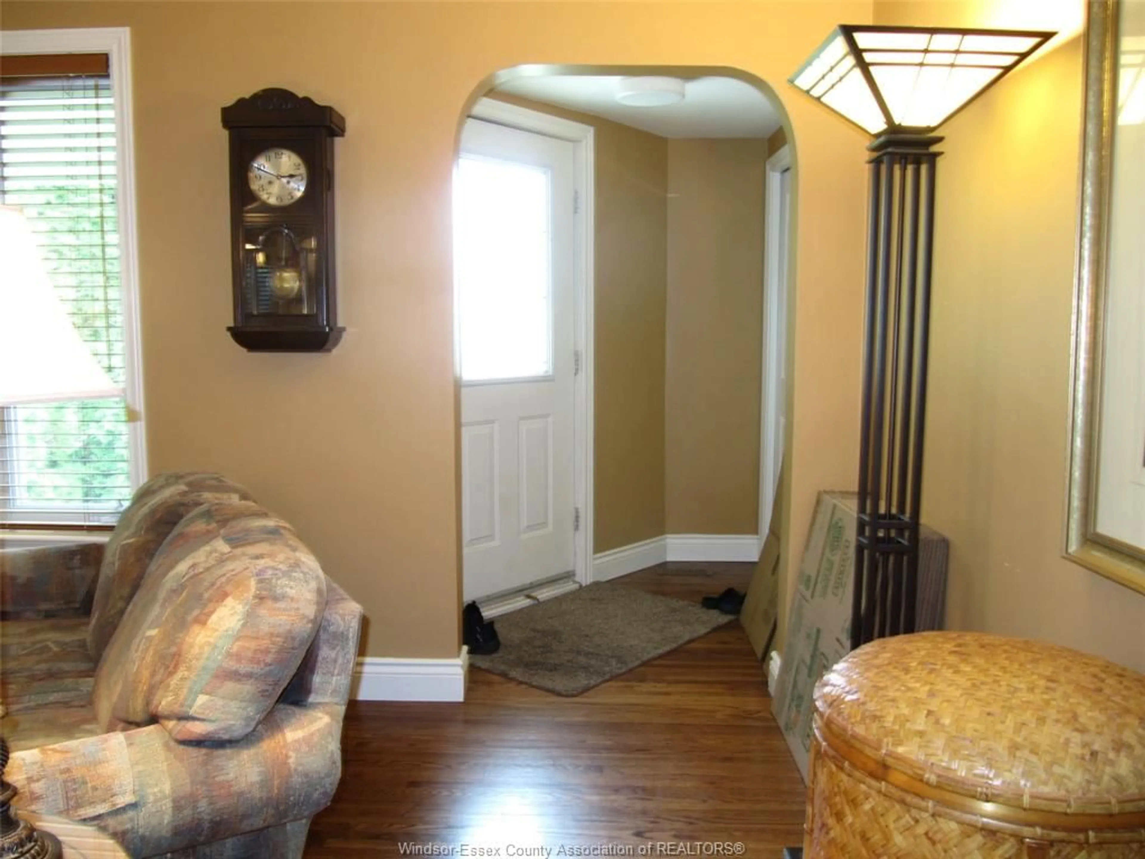 Indoor entryway for 4057 Casgrain, Windsor Ontario N9G 2A6