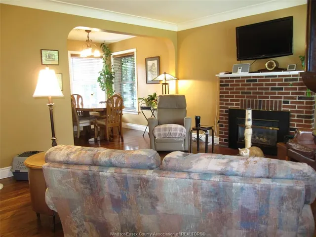 4057 Casgrain, Windsor 5