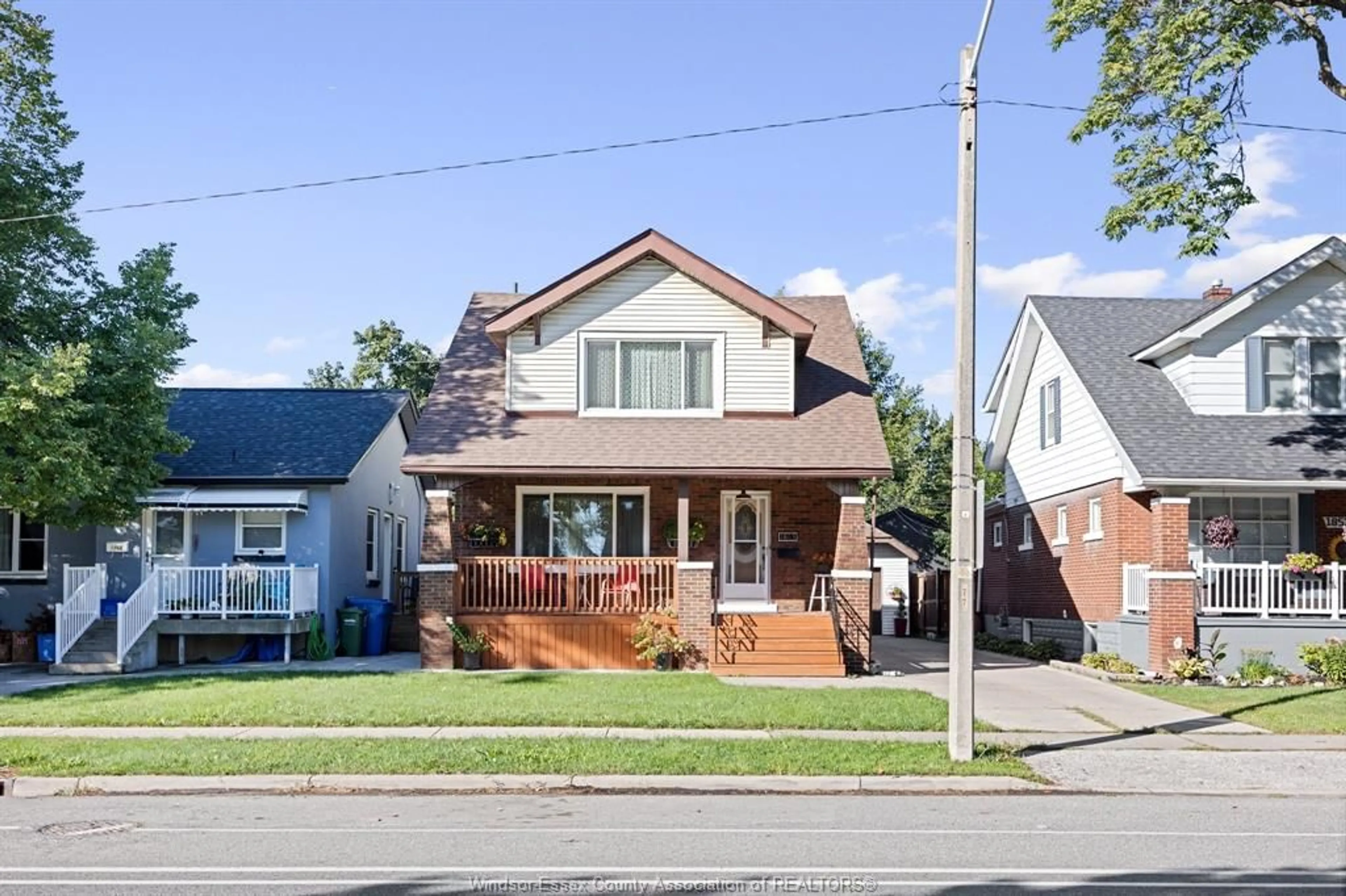 Home with brick exterior material, street for 1863 PILLETTE, Windsor Ontario N8T 1P2