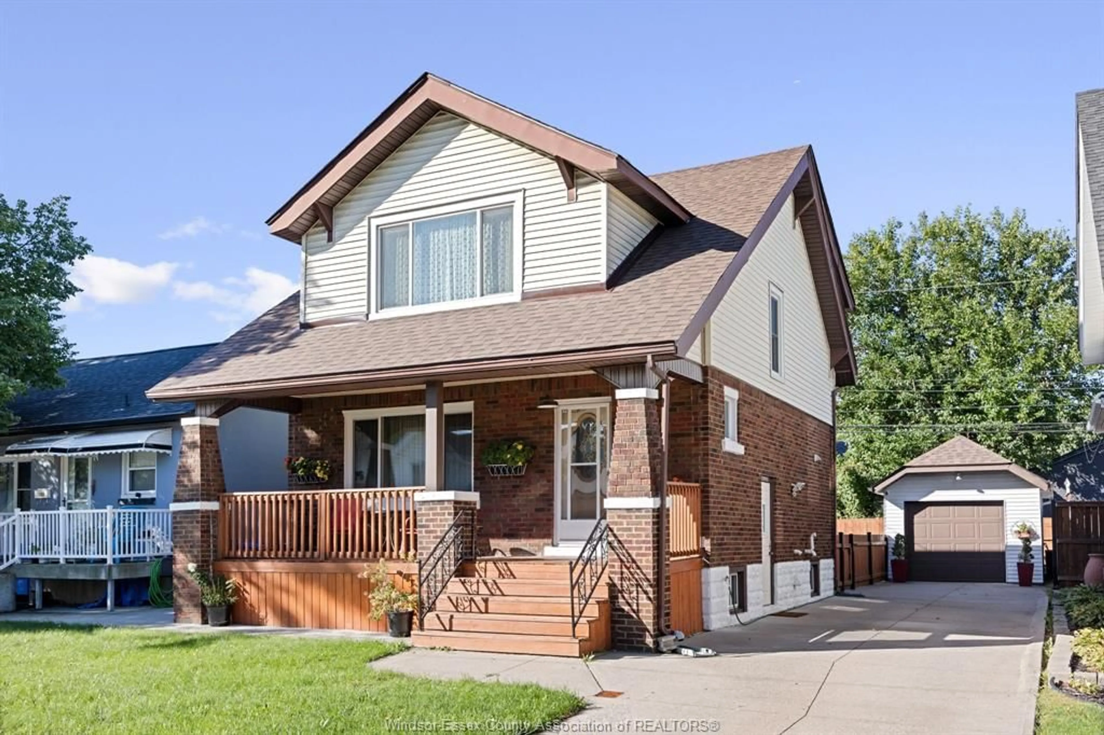 Home with brick exterior material, street for 1863 PILLETTE, Windsor Ontario N8T 1P2