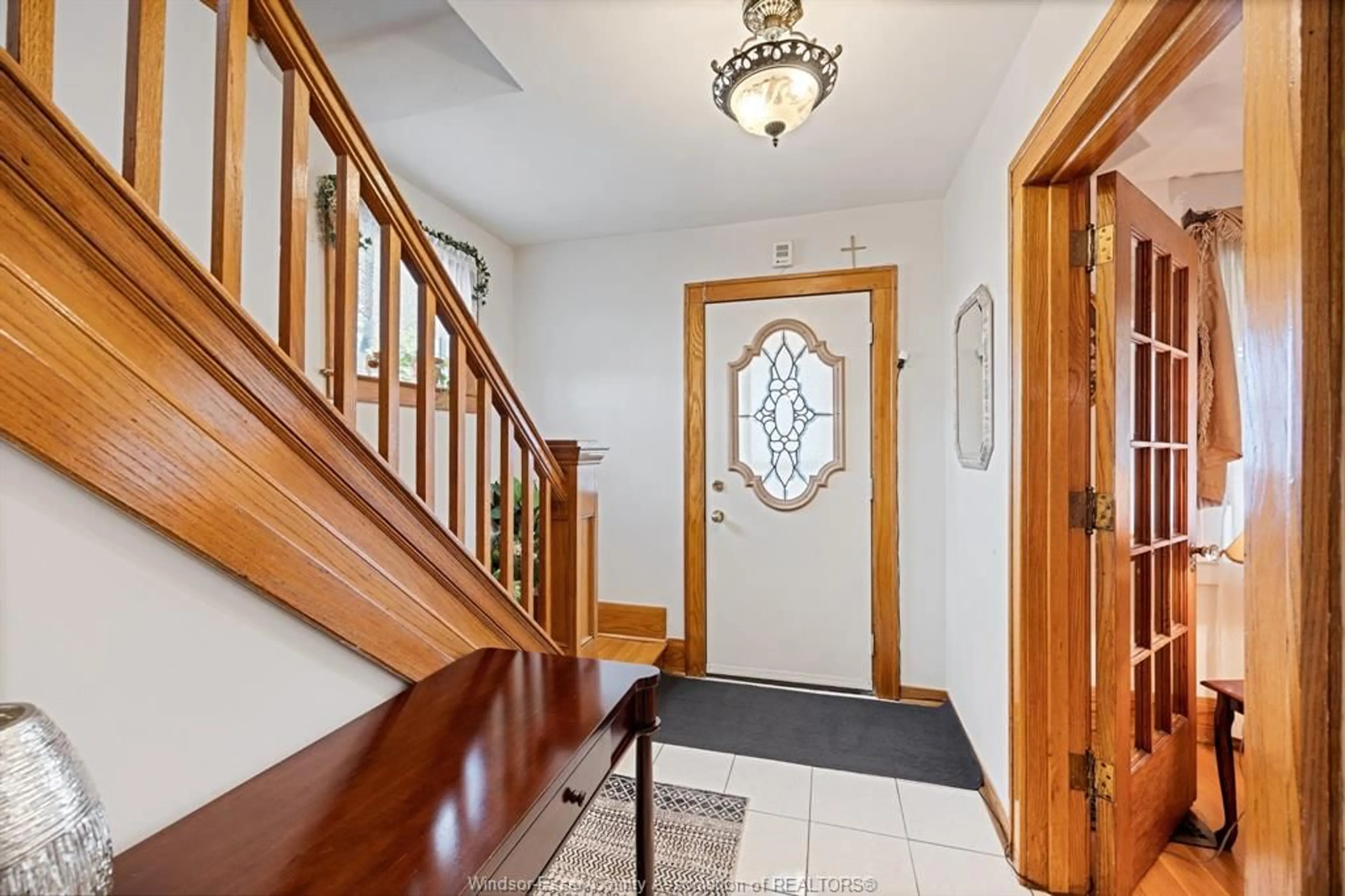 Indoor foyer for 1863 PILLETTE, Windsor Ontario N8T 1P2