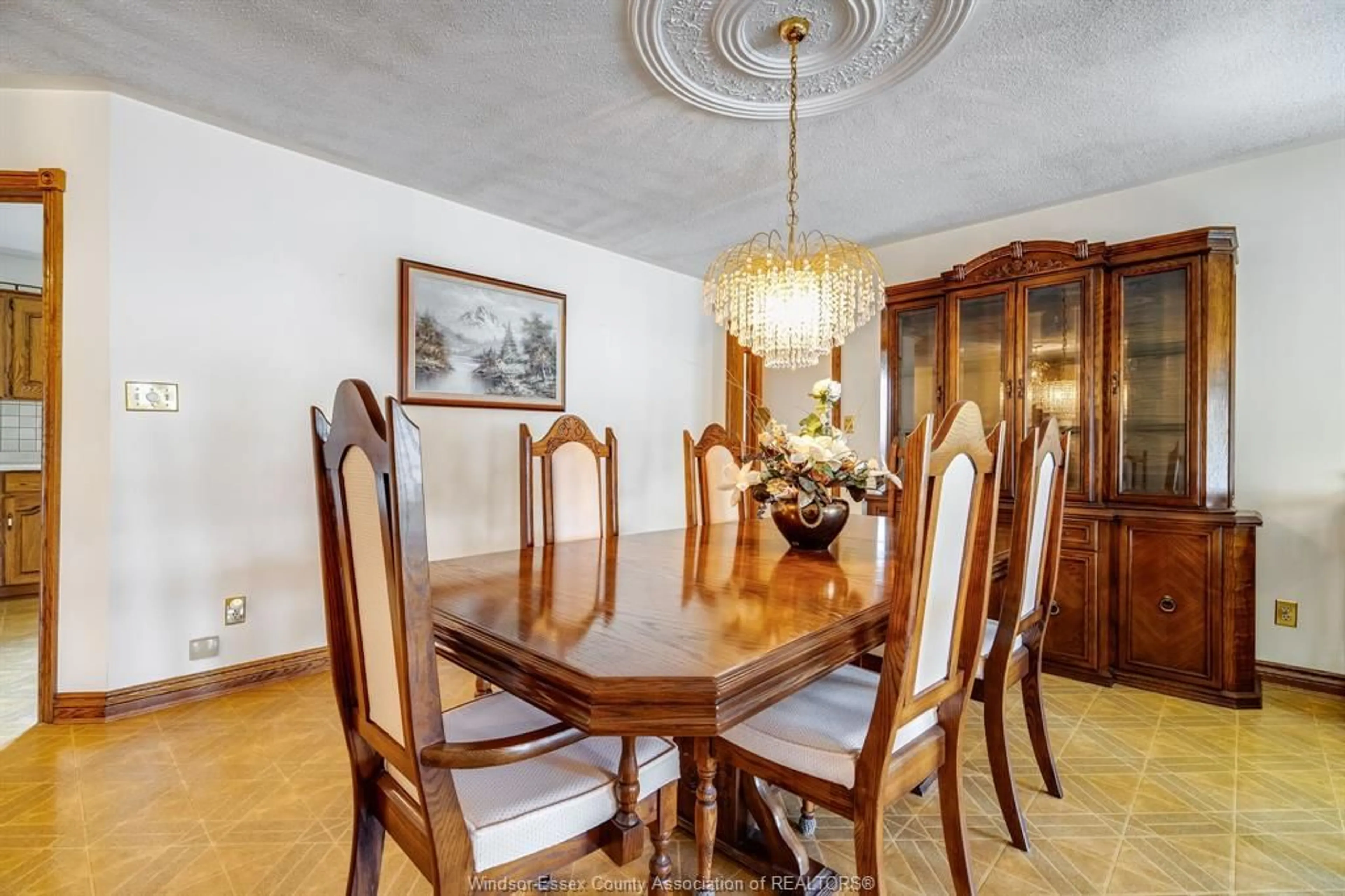 Dining room, wood/laminate floor for 5 Lucy Cres, Leamington Ontario N8H 4S4