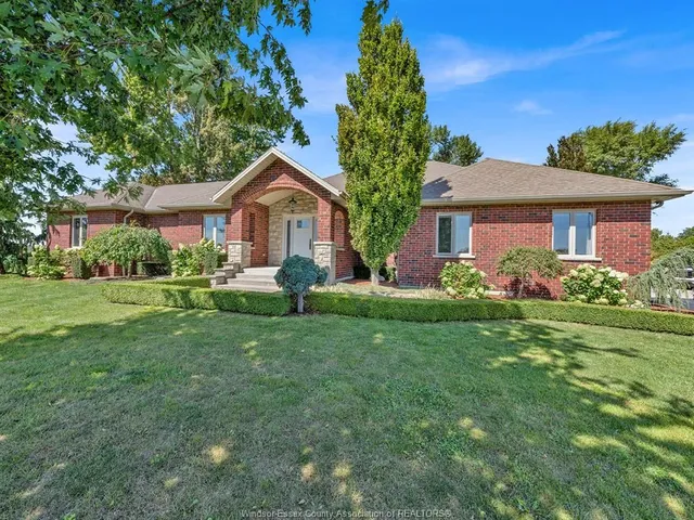 374 INMAN Sideroad, Kingsville 5