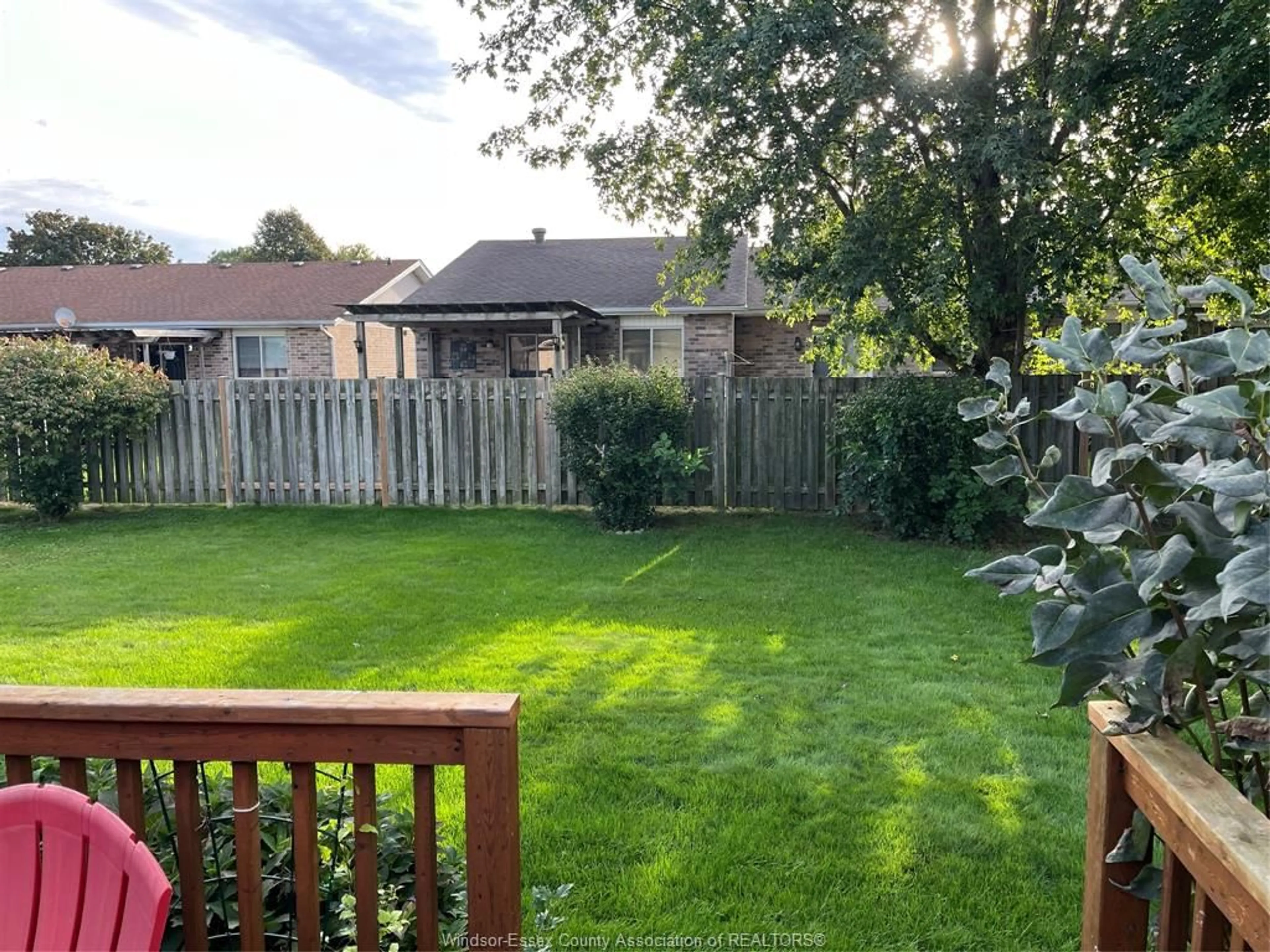 A pic from outside/outdoor area/front of a property/back of a property/a pic from drone, forest/trees view for 333 ROCKPORT Lane, Kingsville Ontario N9Y 4A4