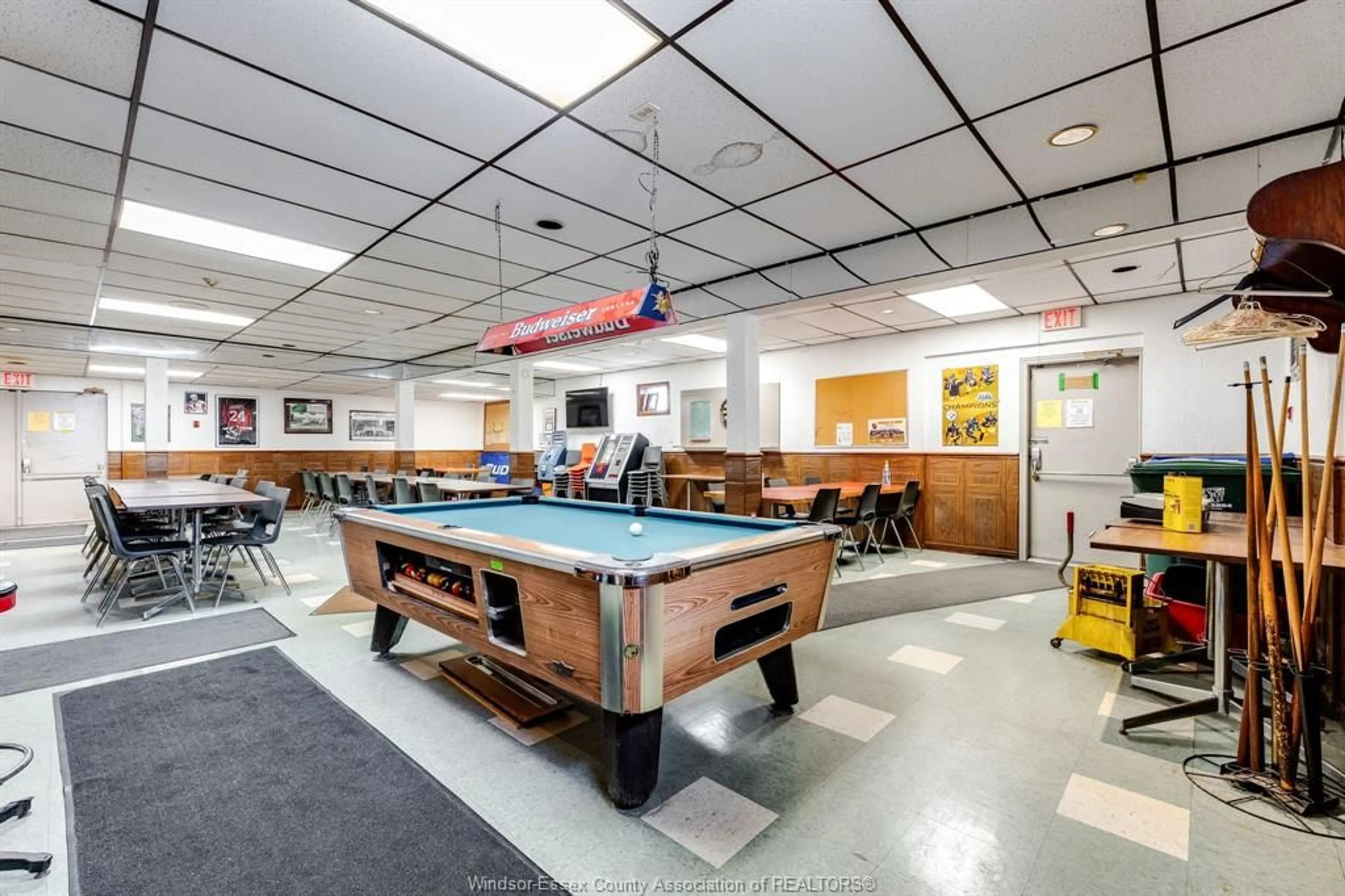Lobby for 2330-2334 McDougall, Windsor Ontario N8X 3N4