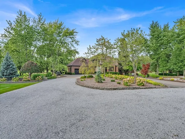 4024 HICKORY ACRES Dr, Harrow 5