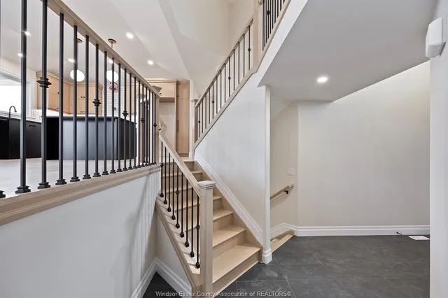 1247 CAMPANA Cres, Lakeshore 4