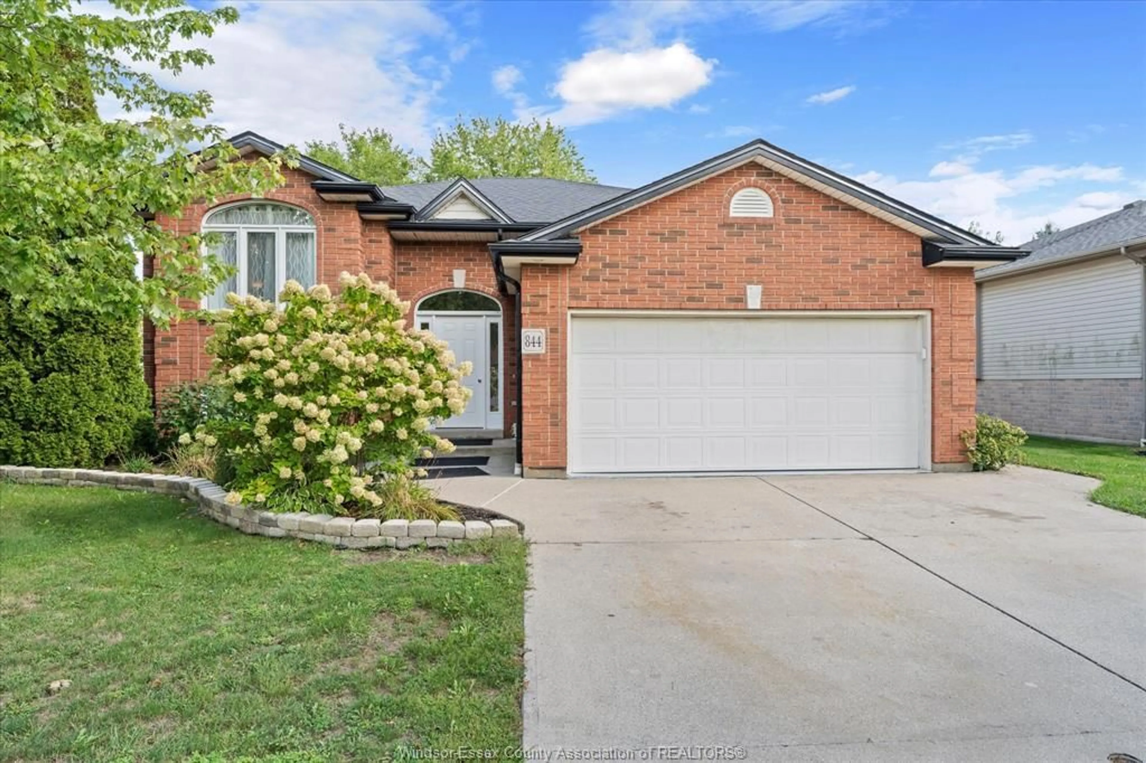 Home with brick exterior material, street for 844 COTTAGE GROVE, Kingsville Ontario N9Y 3X8