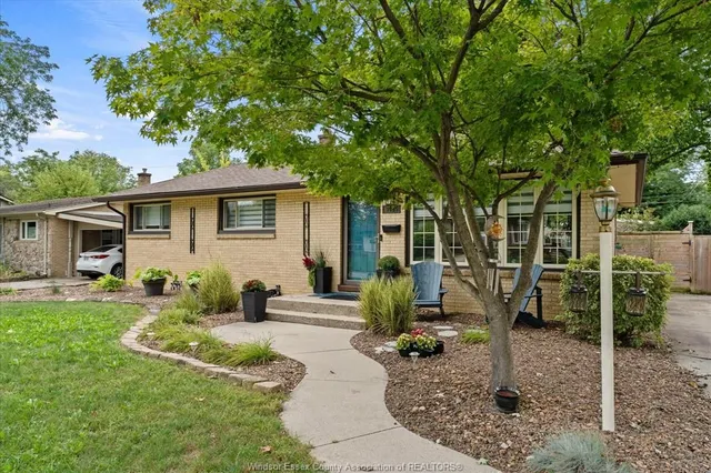 3425 Roxborough Blvd, Windsor 2