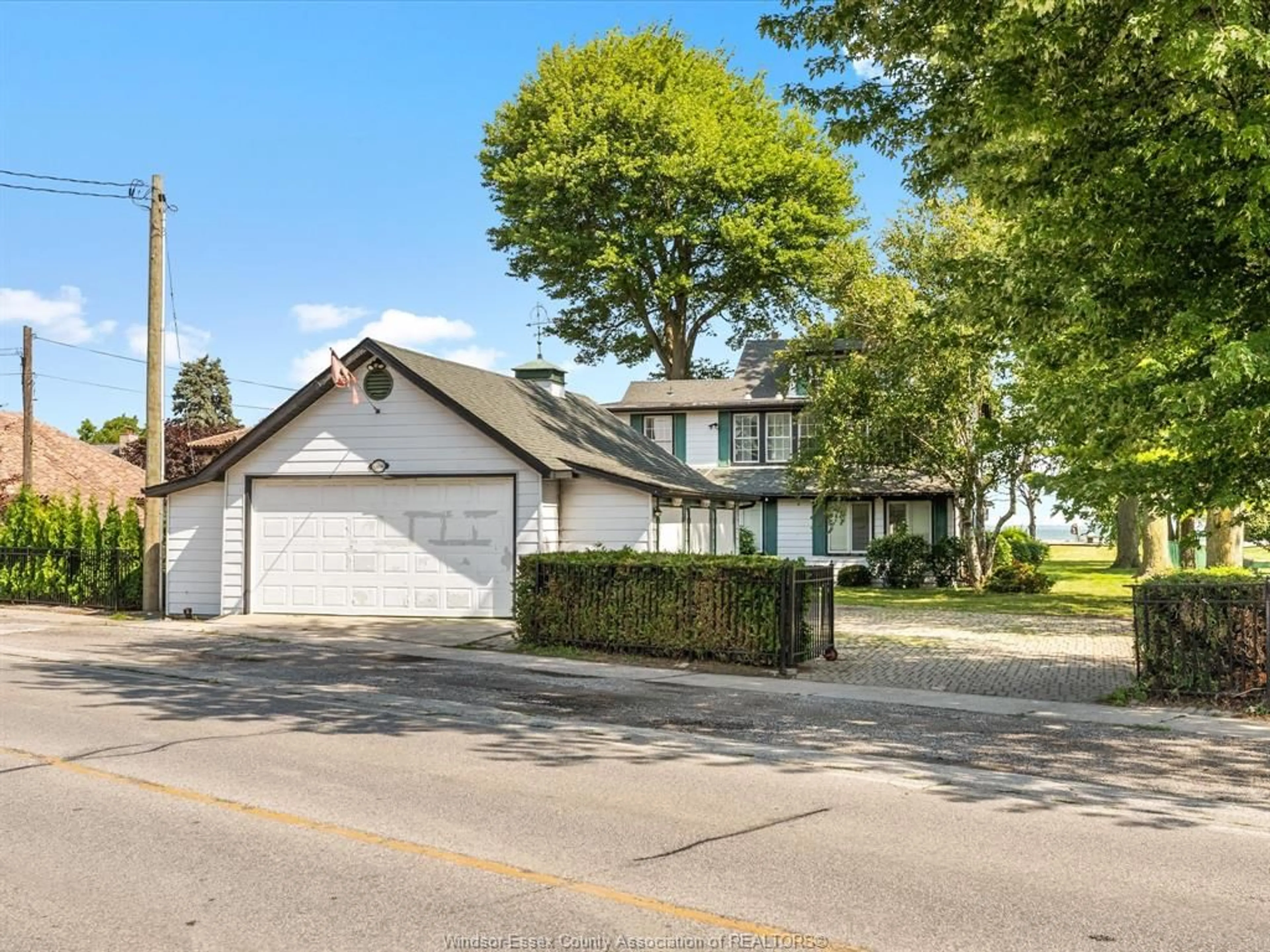 Unknown for 13050 RIVERSIDE Dr, Tecumseh Ontario N8N 1A8