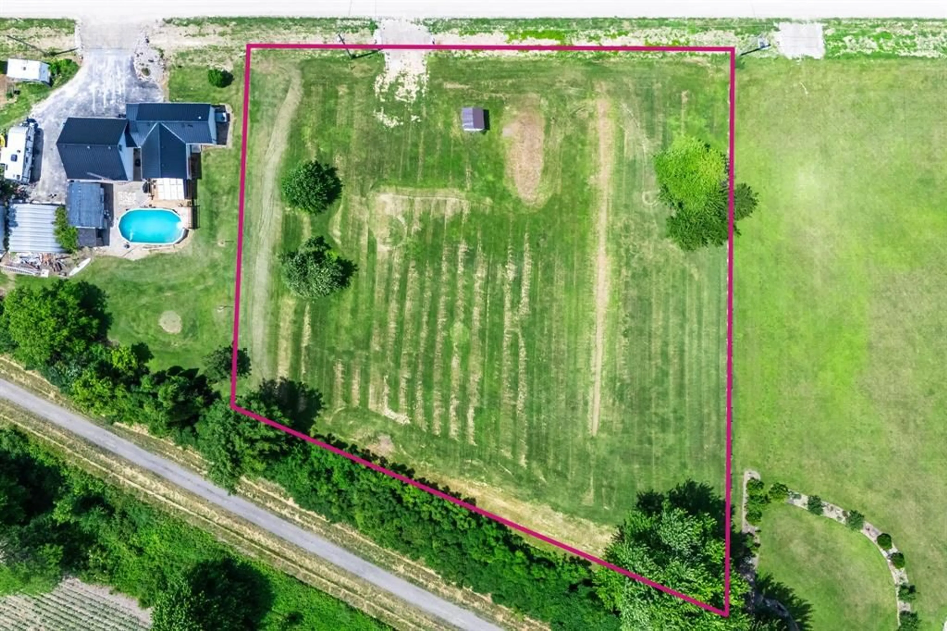 A pic from outside/outdoor area/front of a property/back of a property/a pic from drone, building for 5590 Sixth Line, Fletcher Ontario N0P 1W0