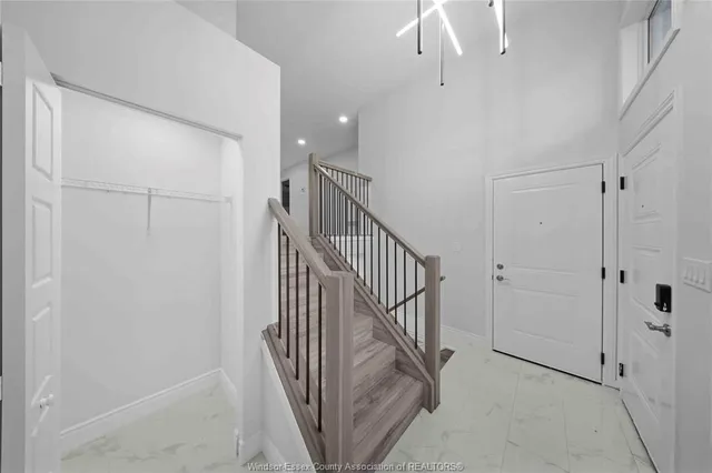 2267 LOUIS Ave, Windsor 5