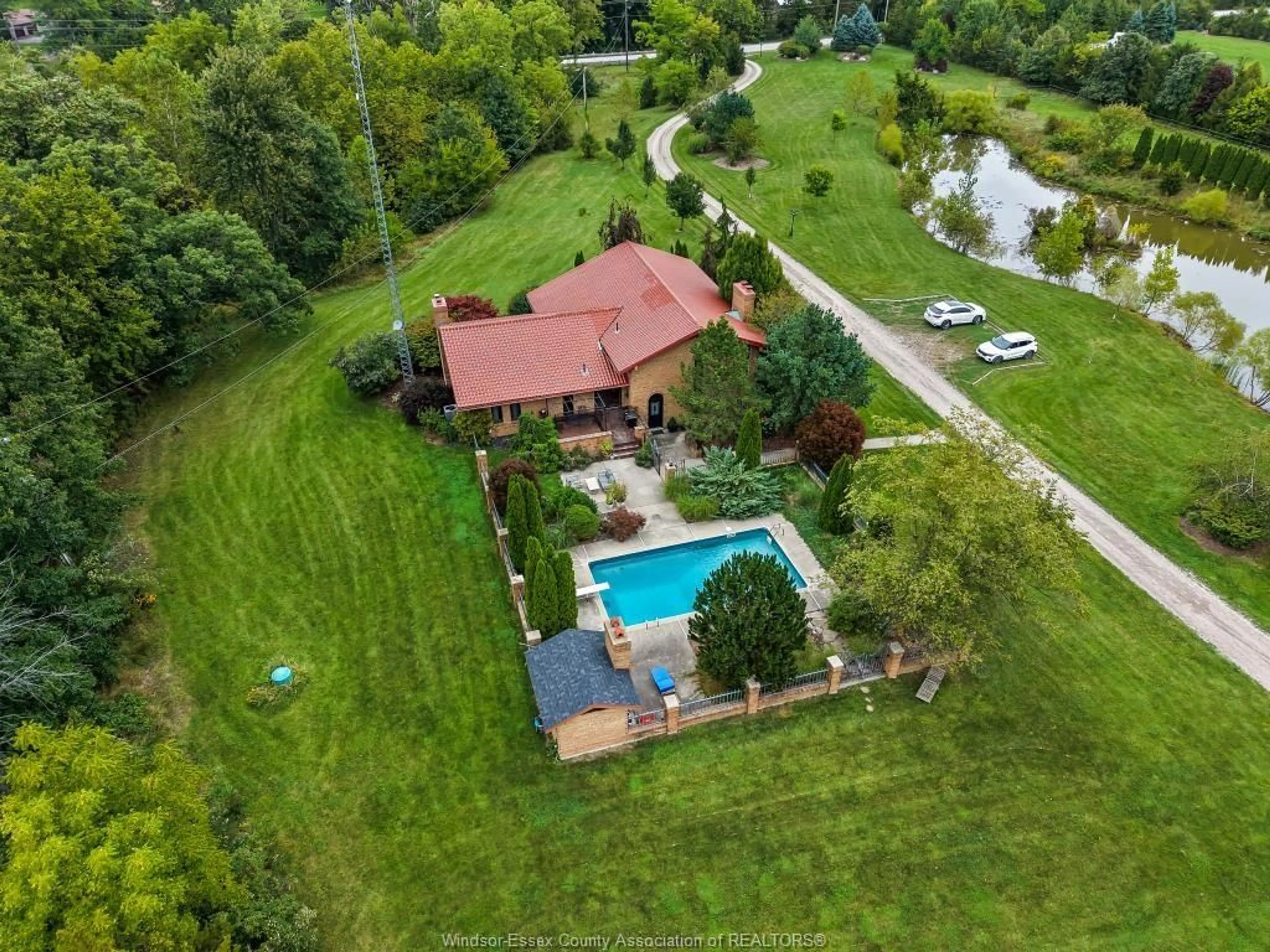 A pic from outside/outdoor area/front of a property/back of a property/a pic from drone, unknown for 4913 CONCESSION RD 4, Harrow Ontario N0R 1G0