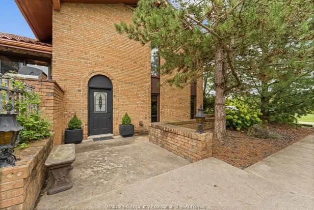 4913 CONCESSION RD 4, Harrow 3
