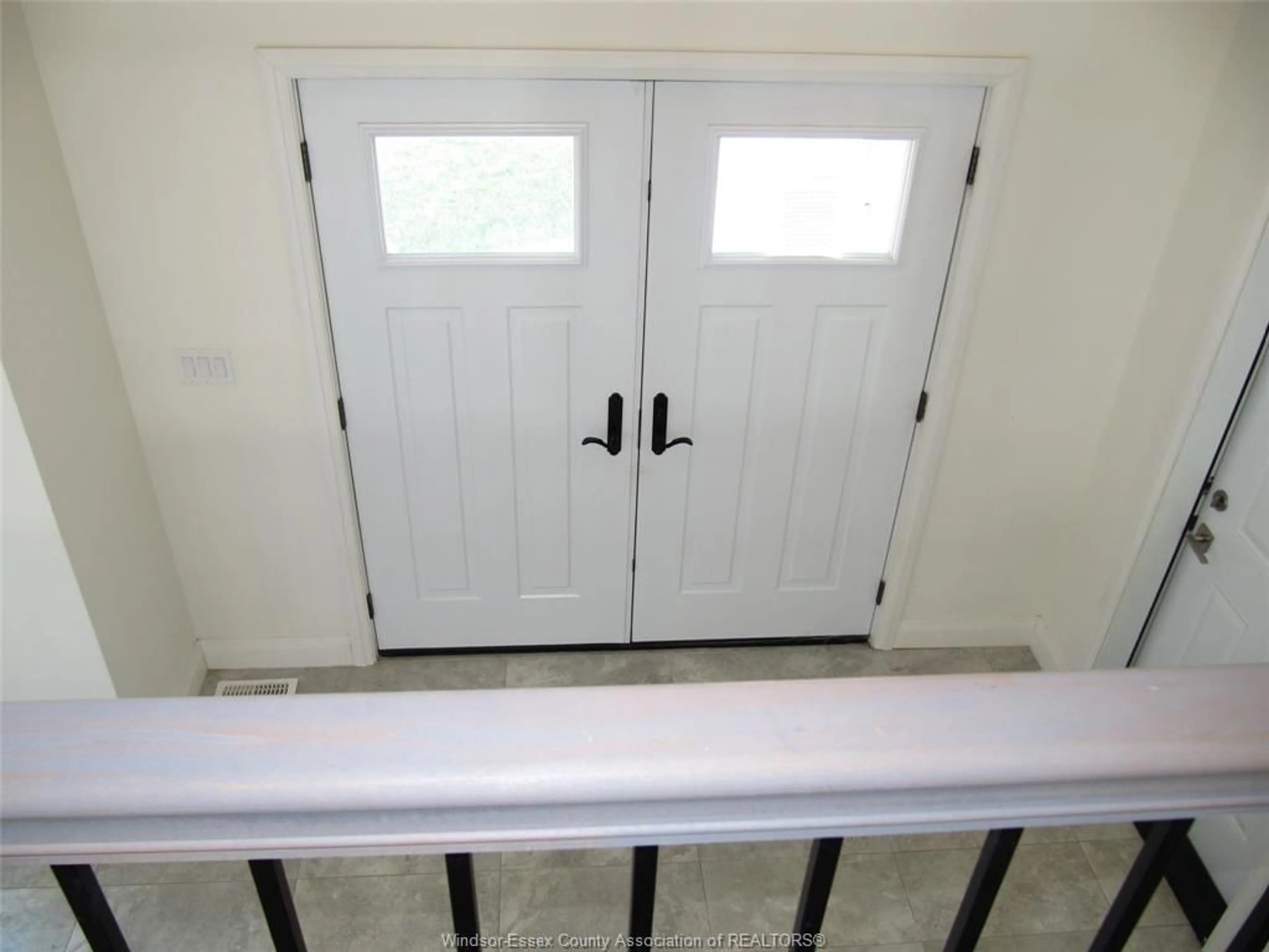 Indoor entryway for 305 Morin Road, Amherstburg Ontario N9V 4B5