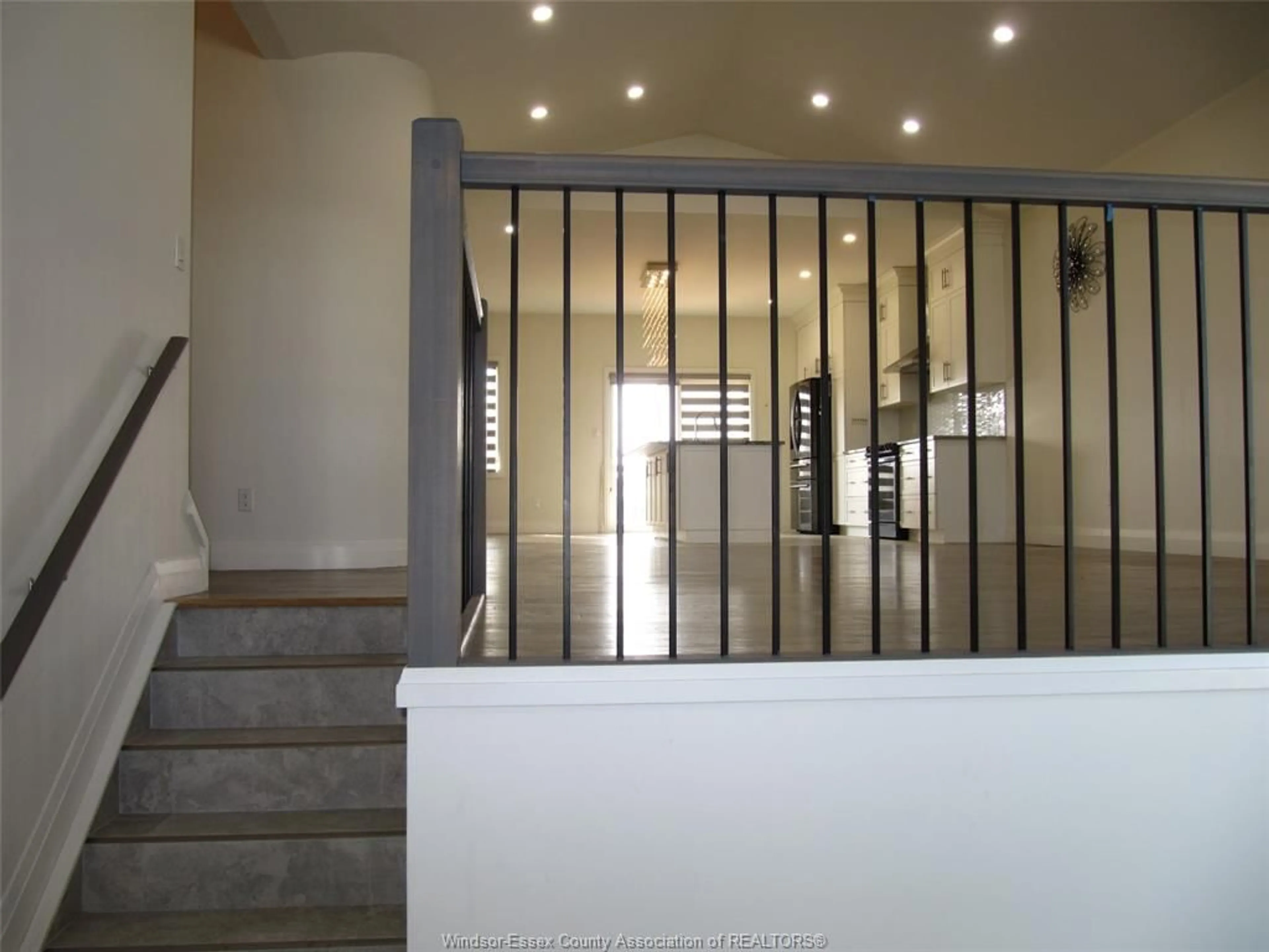 Indoor foyer for 305 Morin Road, Amherstburg Ontario N9V 4B5