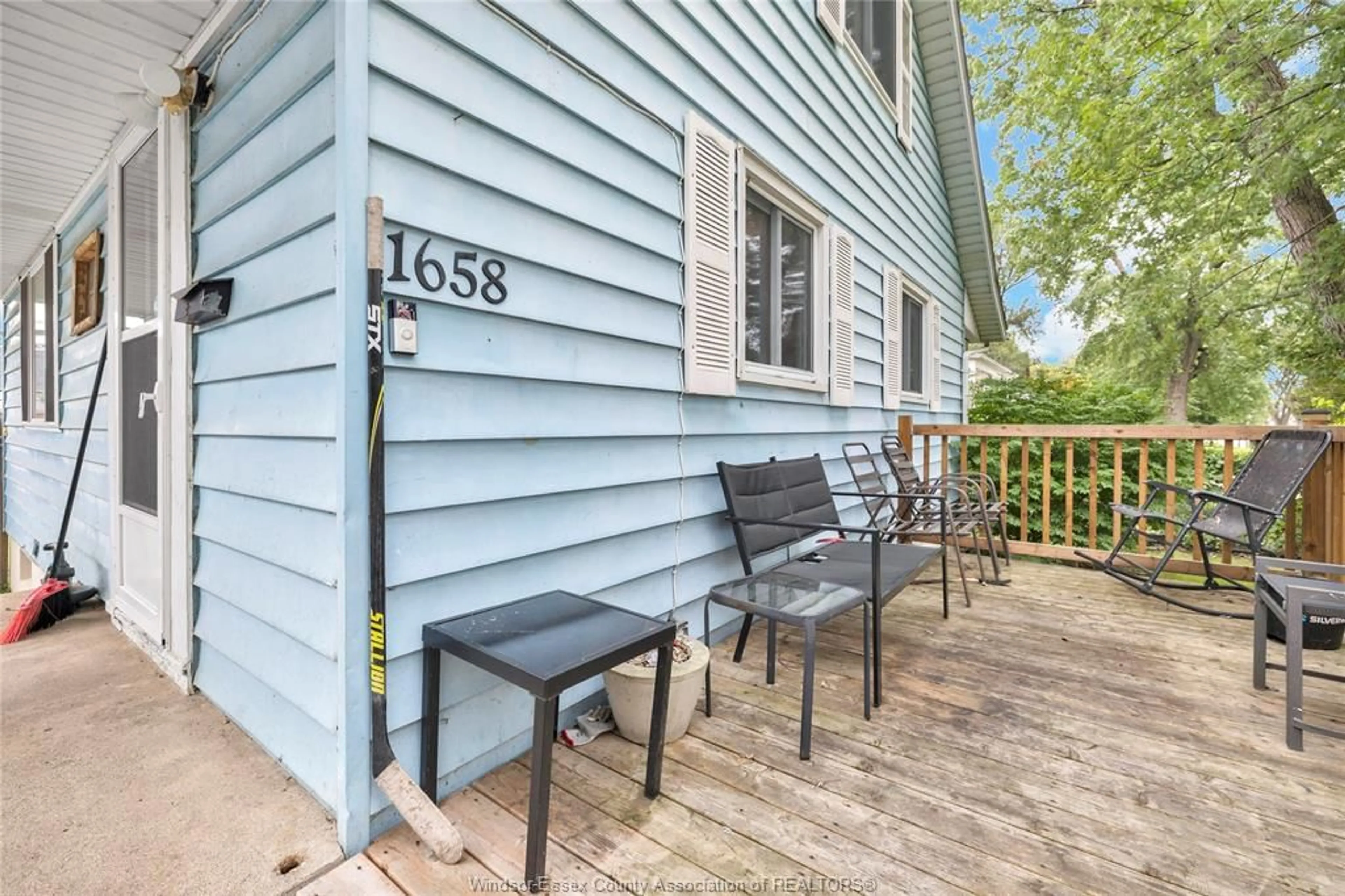 Patio, street for 1658 ARTHUR, Windsor Ontario N8Y 3Z3