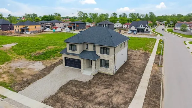 3698 FARROW Ave, Windsor 3