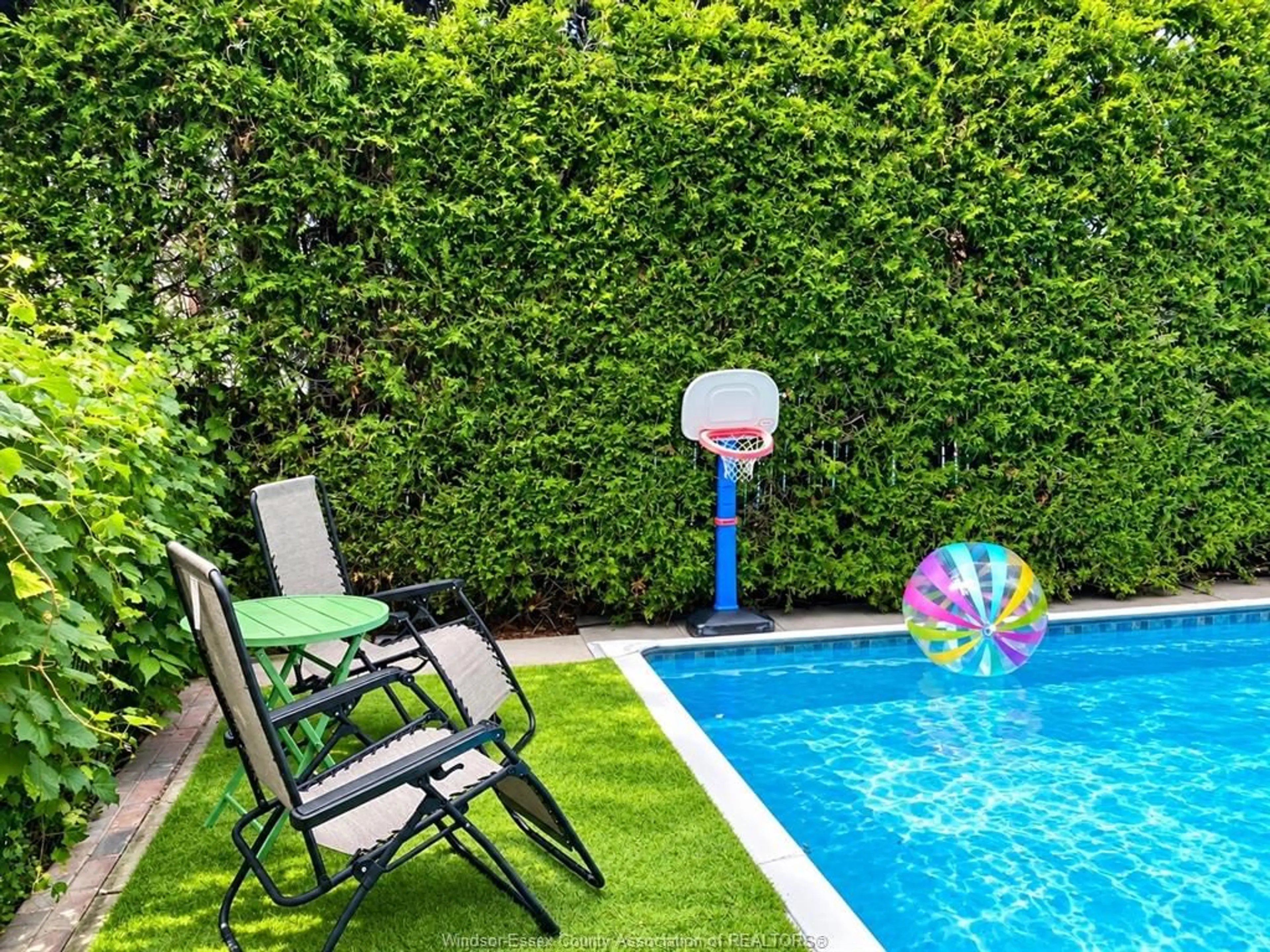 Pool for 22 NORTHVIEW Rd, Ottawa Ontario K2E 6A7