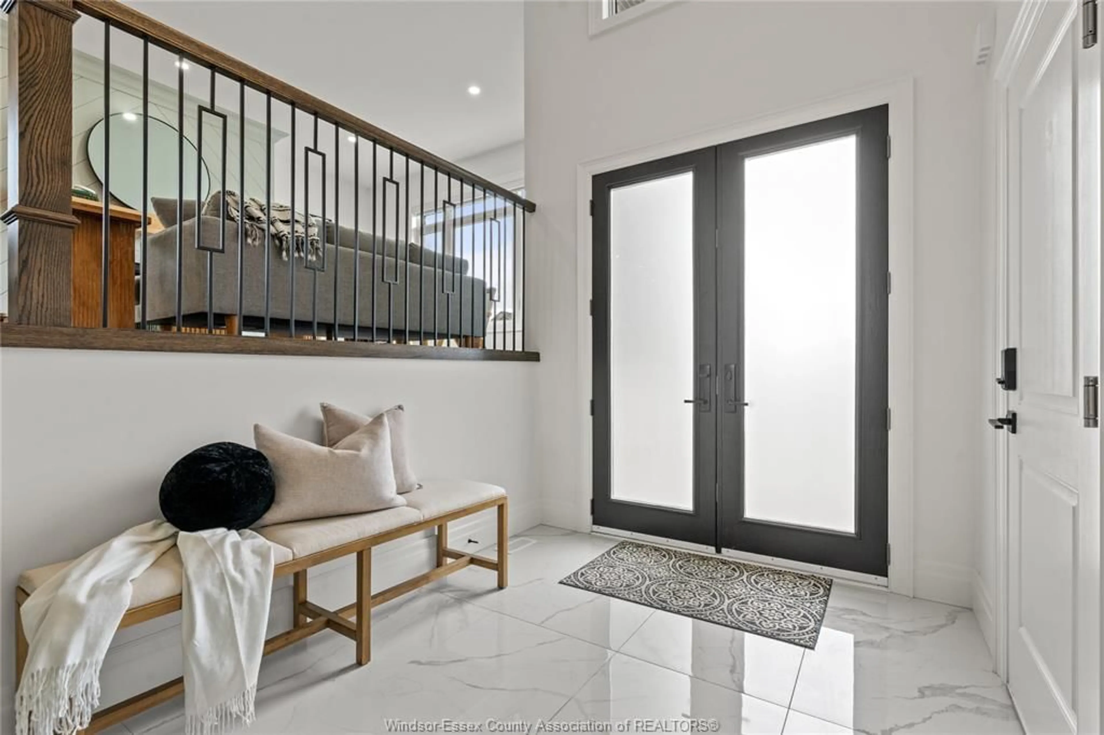 Indoor entryway for 3161 MCROBBIE, Windsor Ontario N8R 0A2