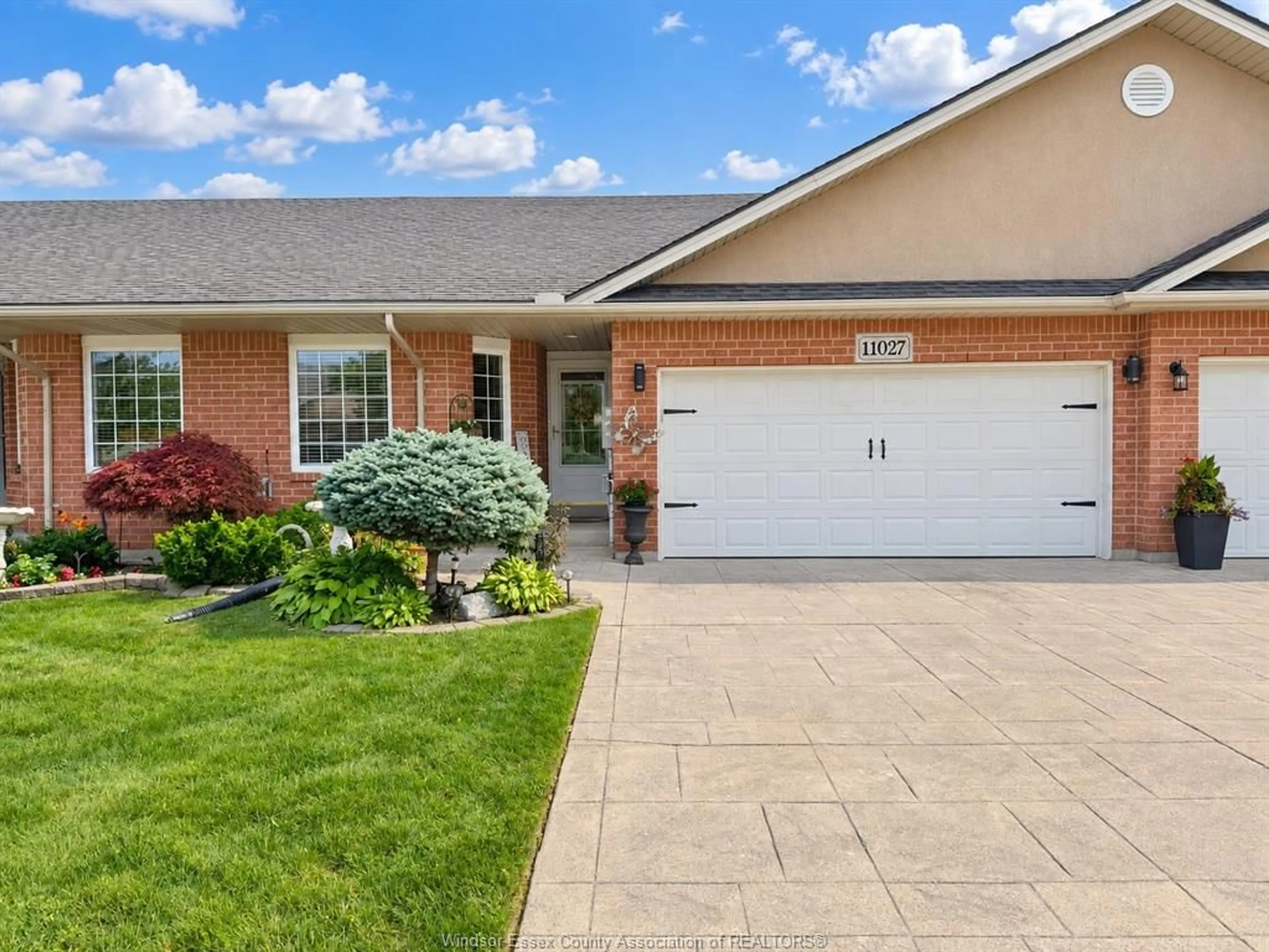 Home with vinyl exterior material, street for 11027 LEATHORNE, Windsor Ontario N8P 1W9