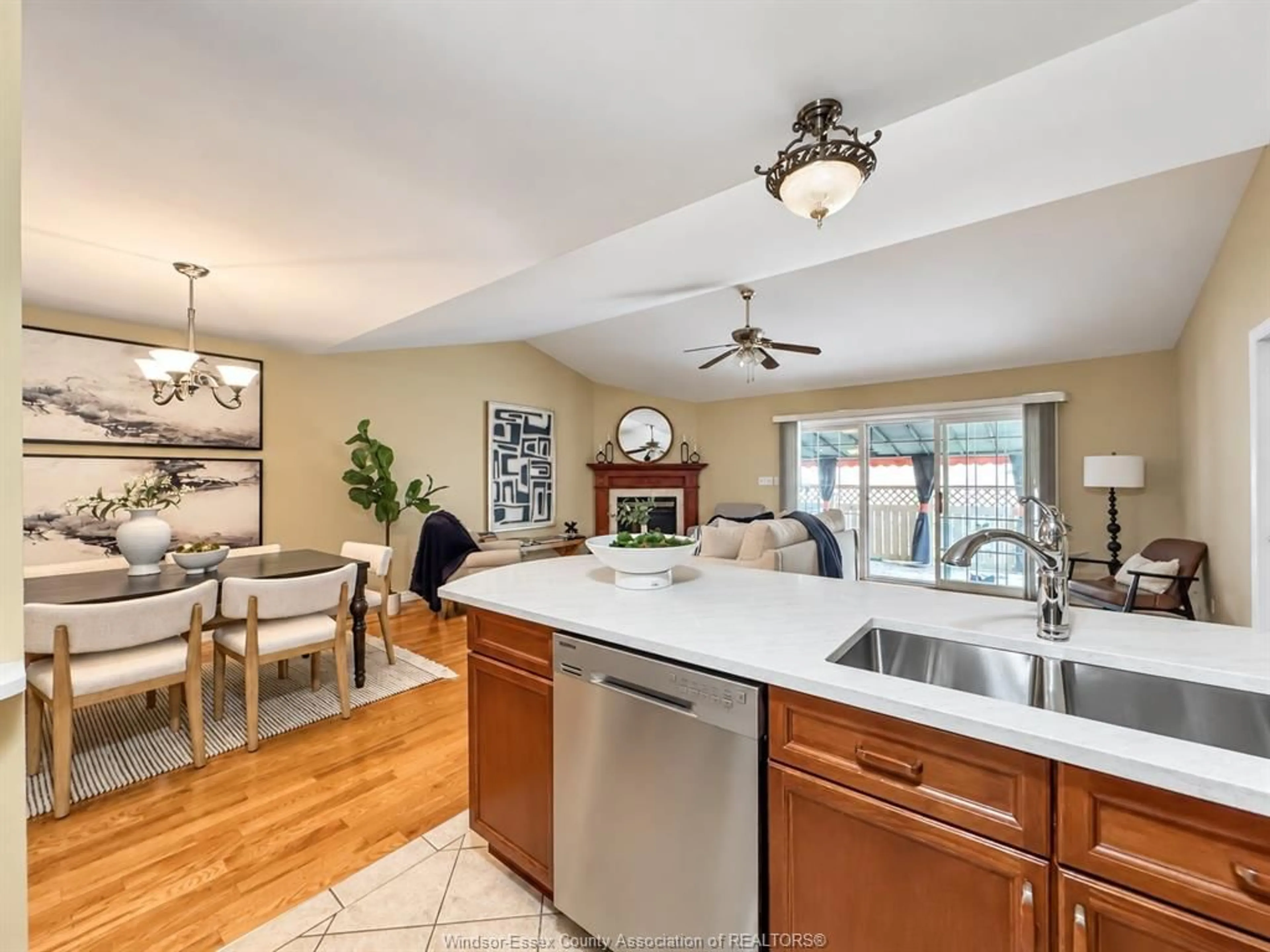 Open concept kitchen, ceramic/tile floor for 11027 LEATHORNE, Windsor Ontario N8P 1W9
