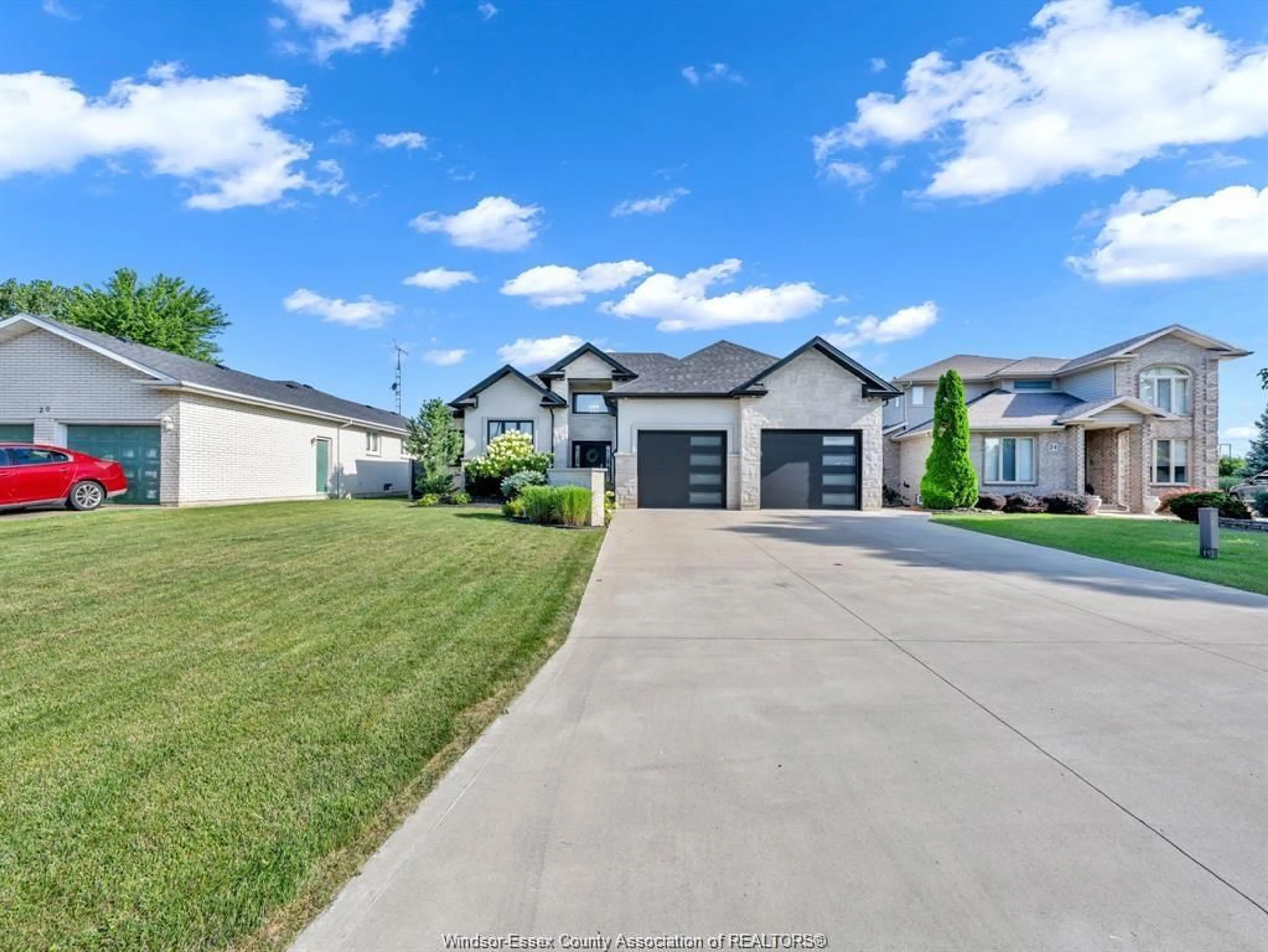 Unknown for 22 SHAWNEE Crt, Leamington Ontario N8H 5A8