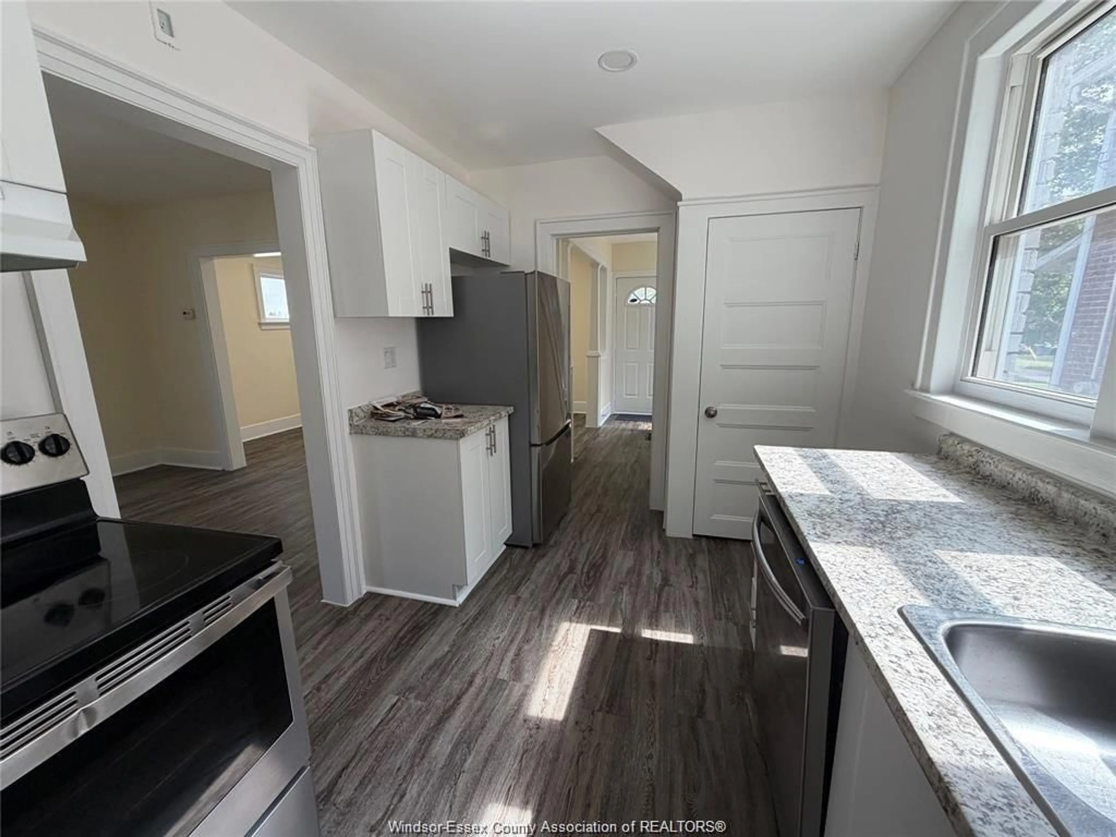 Unknown for 3272 BABY St, Windsor Ontario N9C 1K8