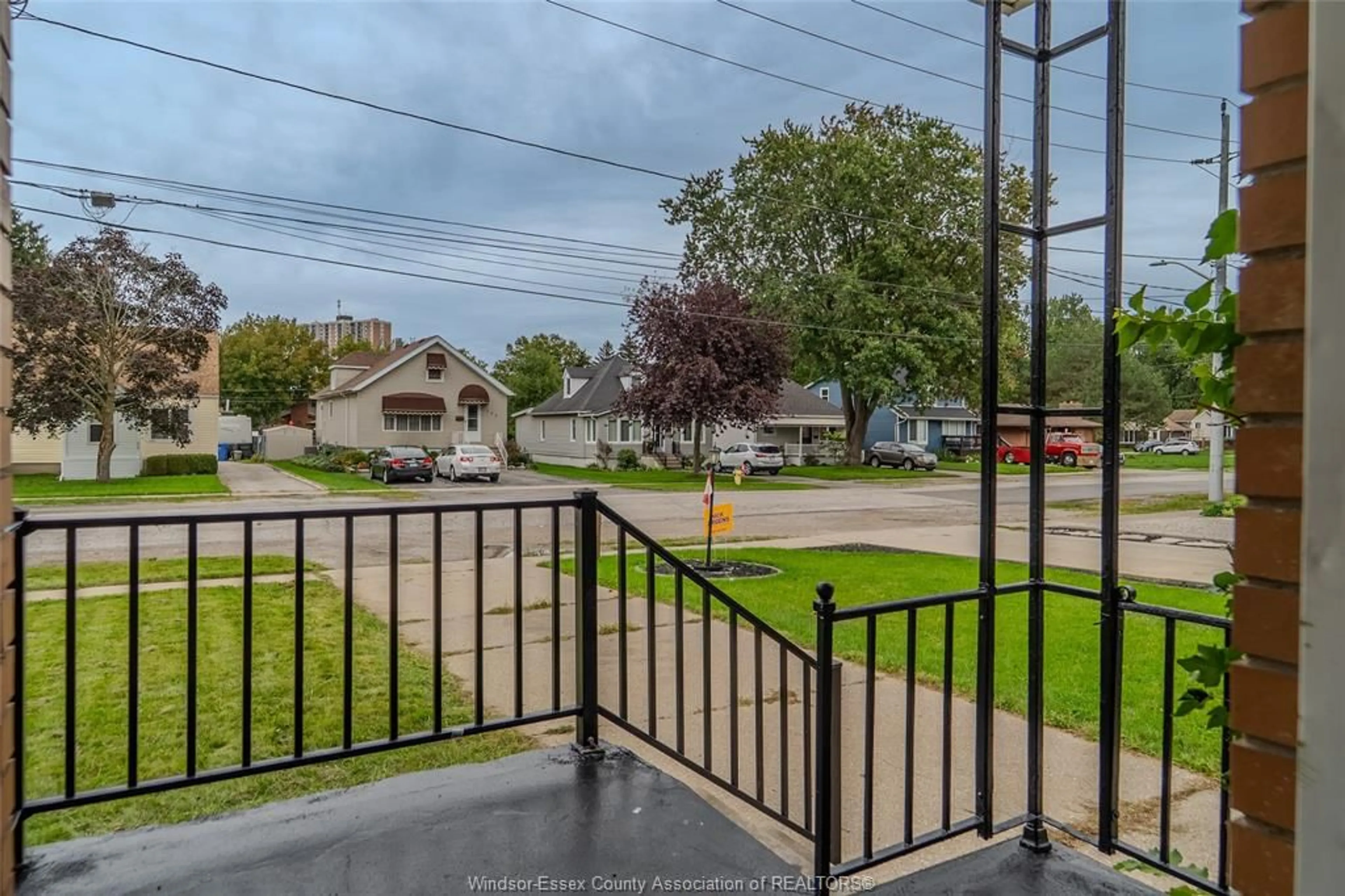 A pic from outside/outdoor area/front of a property/back of a property/a pic from drone, street for 257 Dieppe St, Windsor Ontario N8S 3V1