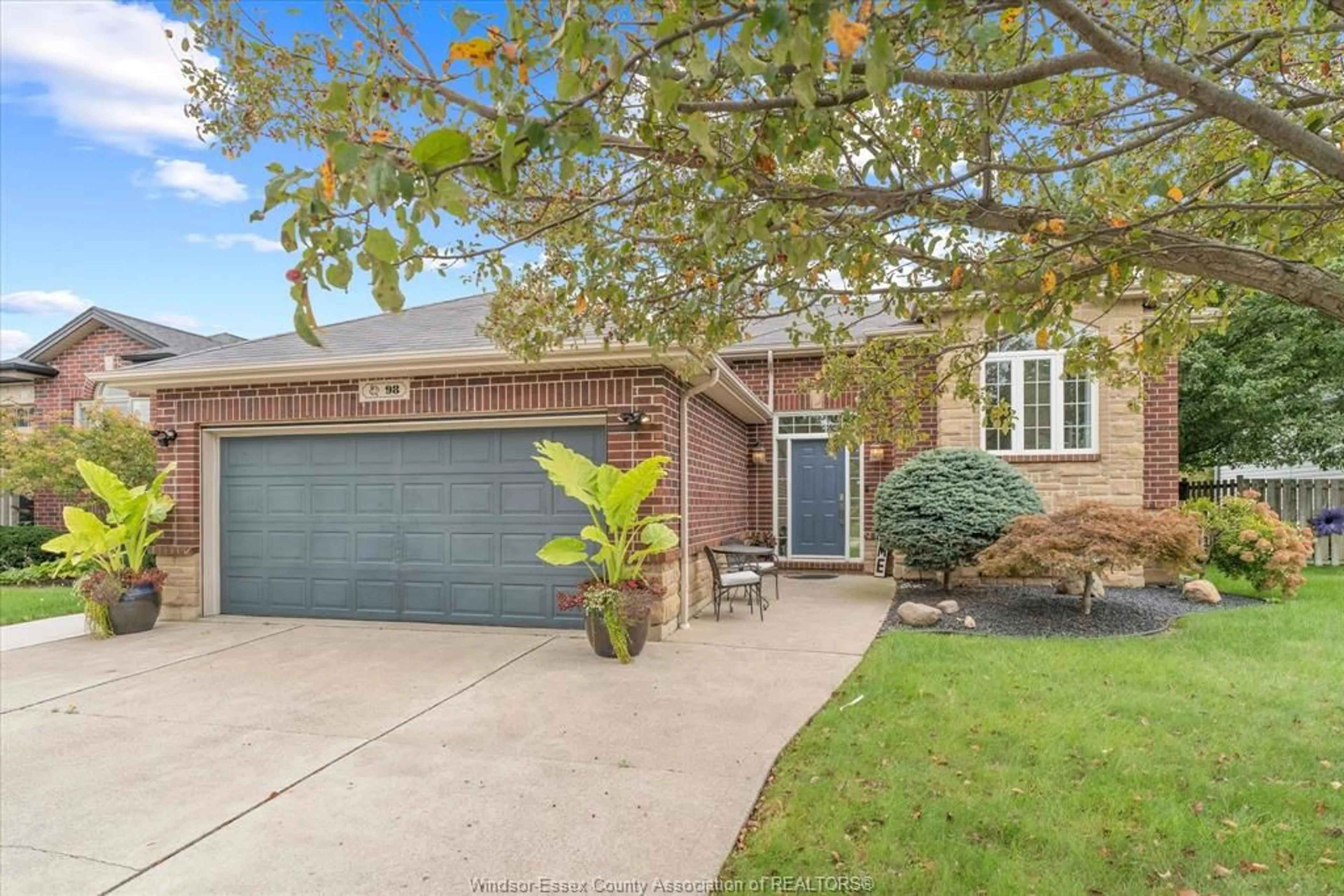 Unknown for 98 HAZEL Cres, Kingsville Ontario N9Y 0B2