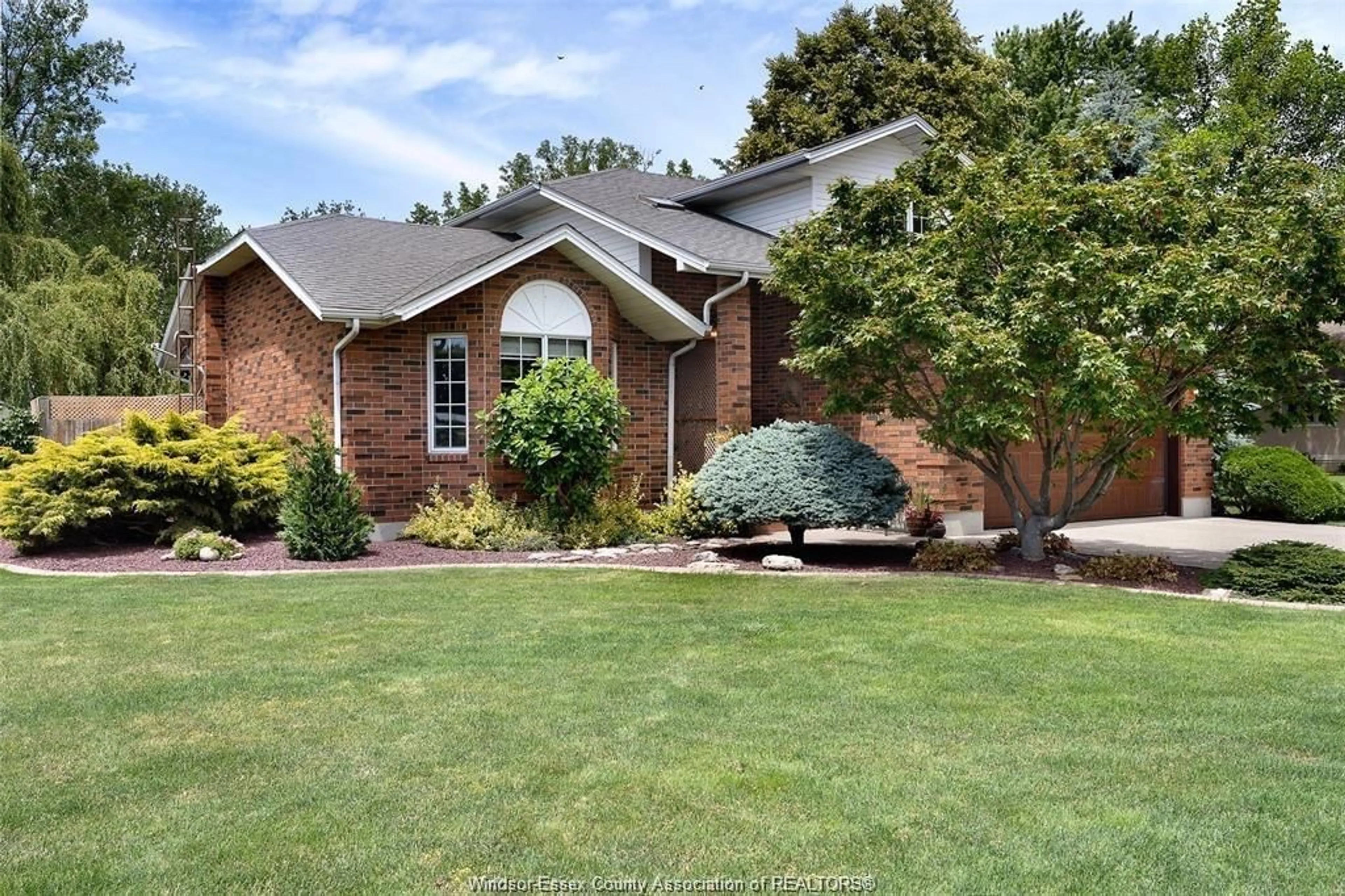 Home with brick exterior material, unknown for 605 MARKHAM Dr, Lighthouse Cove Ontario N0P 2L0