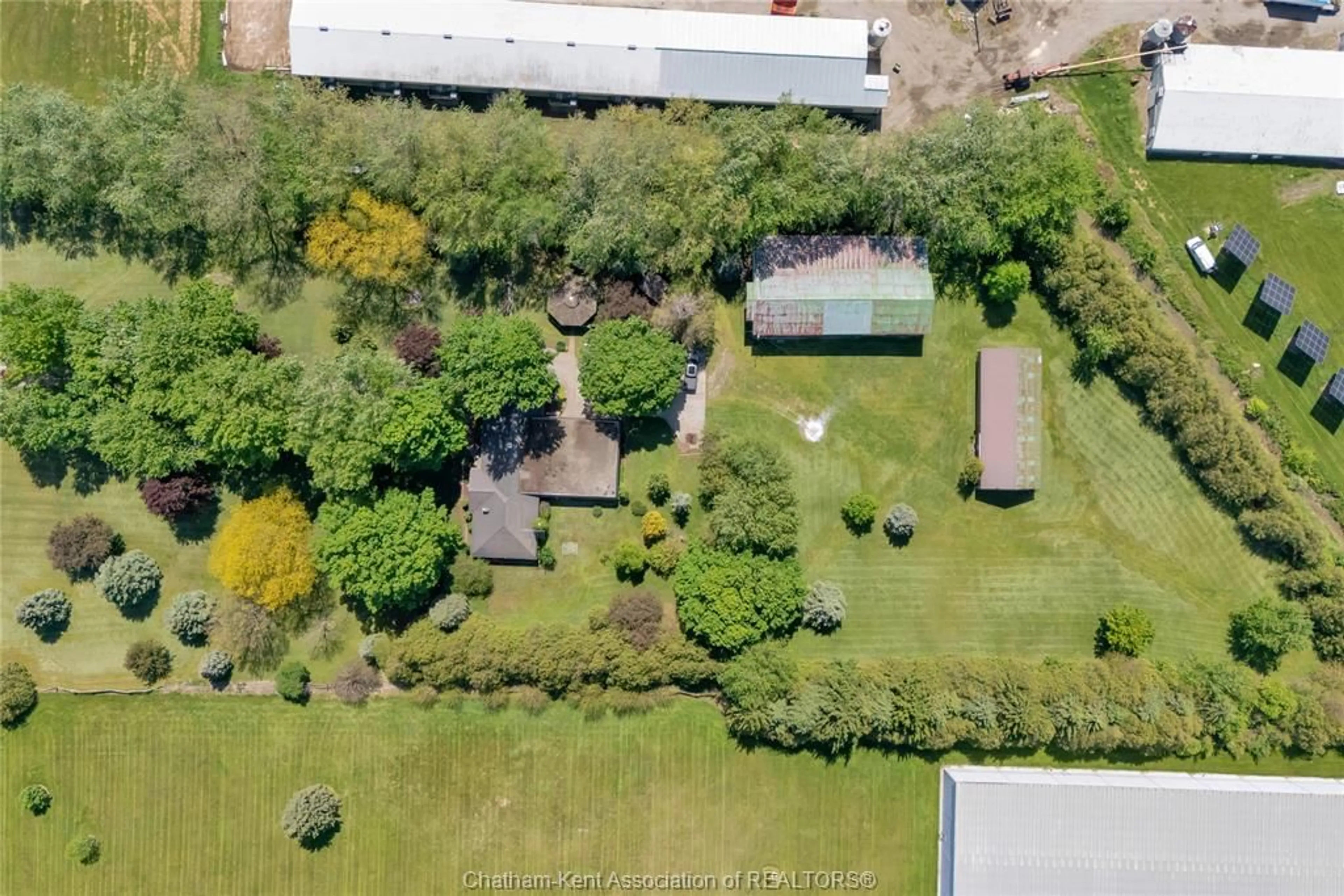 A pic from outside/outdoor area/front of a property/back of a property/a pic from drone, building for 20928 Victoria Rd, Ridgetown Ontario N0P 2C0