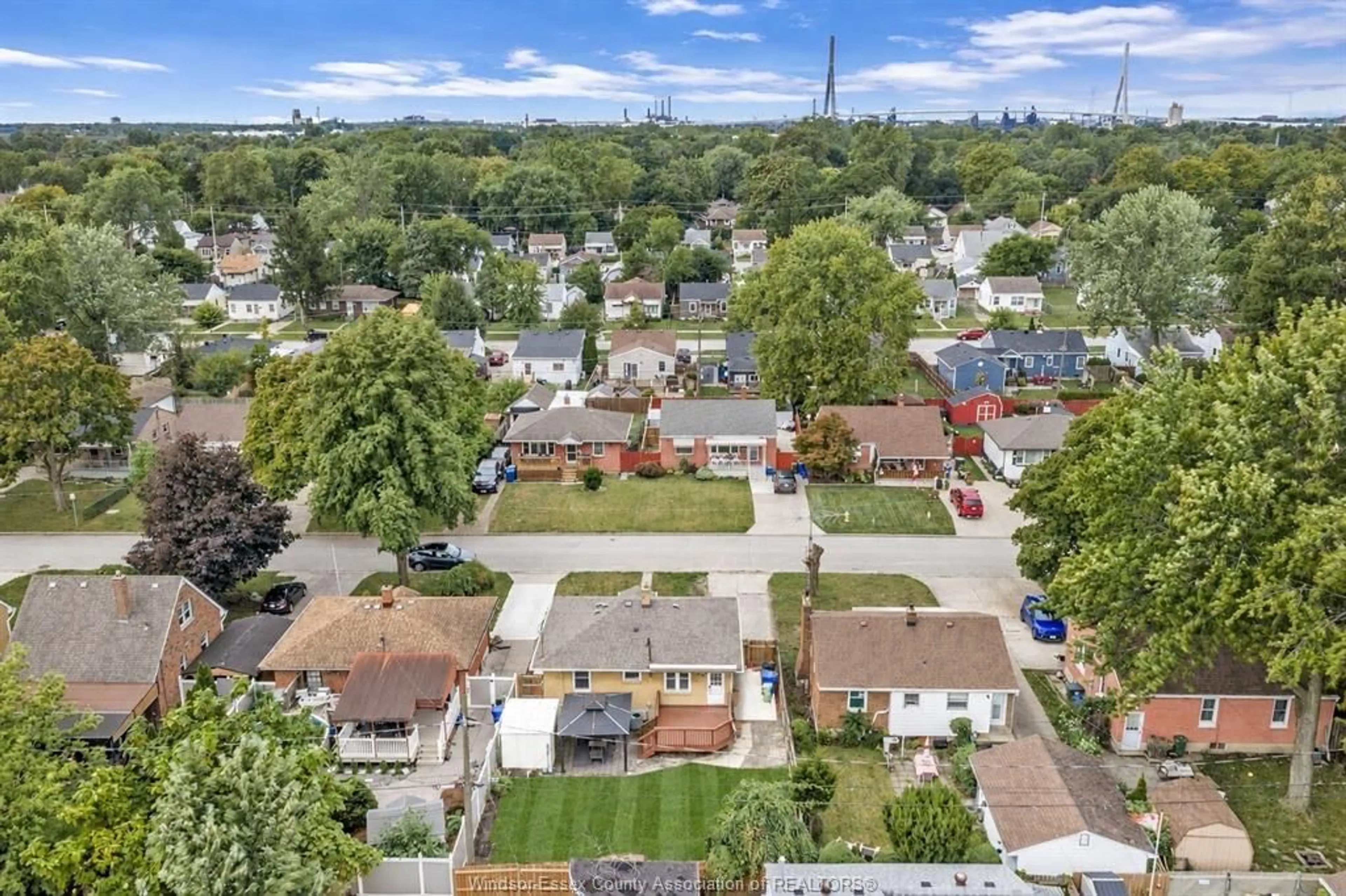 A pic from outside/outdoor area/front of a property/back of a property/a pic from drone, city buildings view from balcony for 1202 HARRISON, Windsor Ontario N9C 3J5