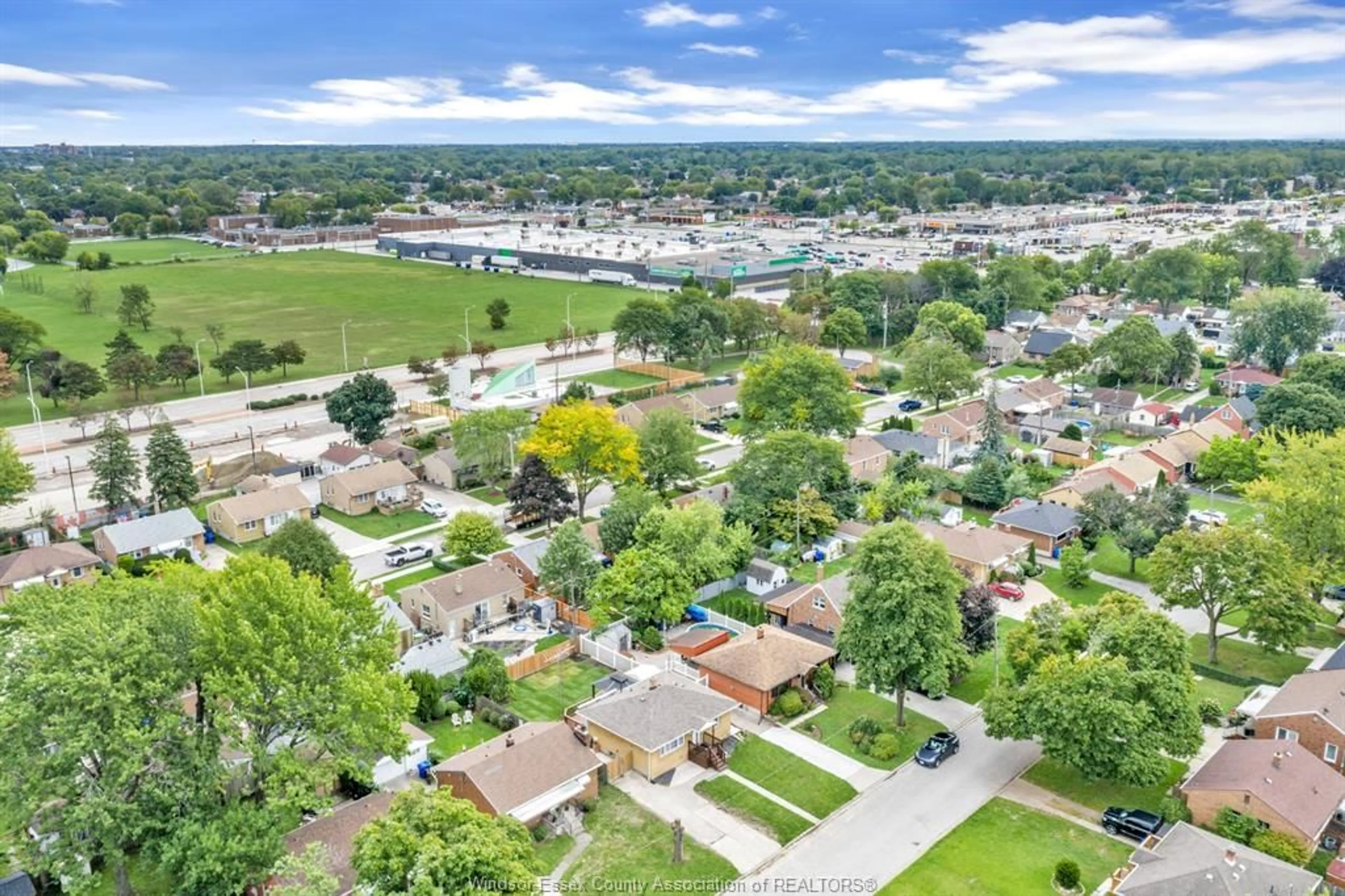 A pic from outside/outdoor area/front of a property/back of a property/a pic from drone, water/lake/river/ocean view for 1202 HARRISON, Windsor Ontario N9C 3J5