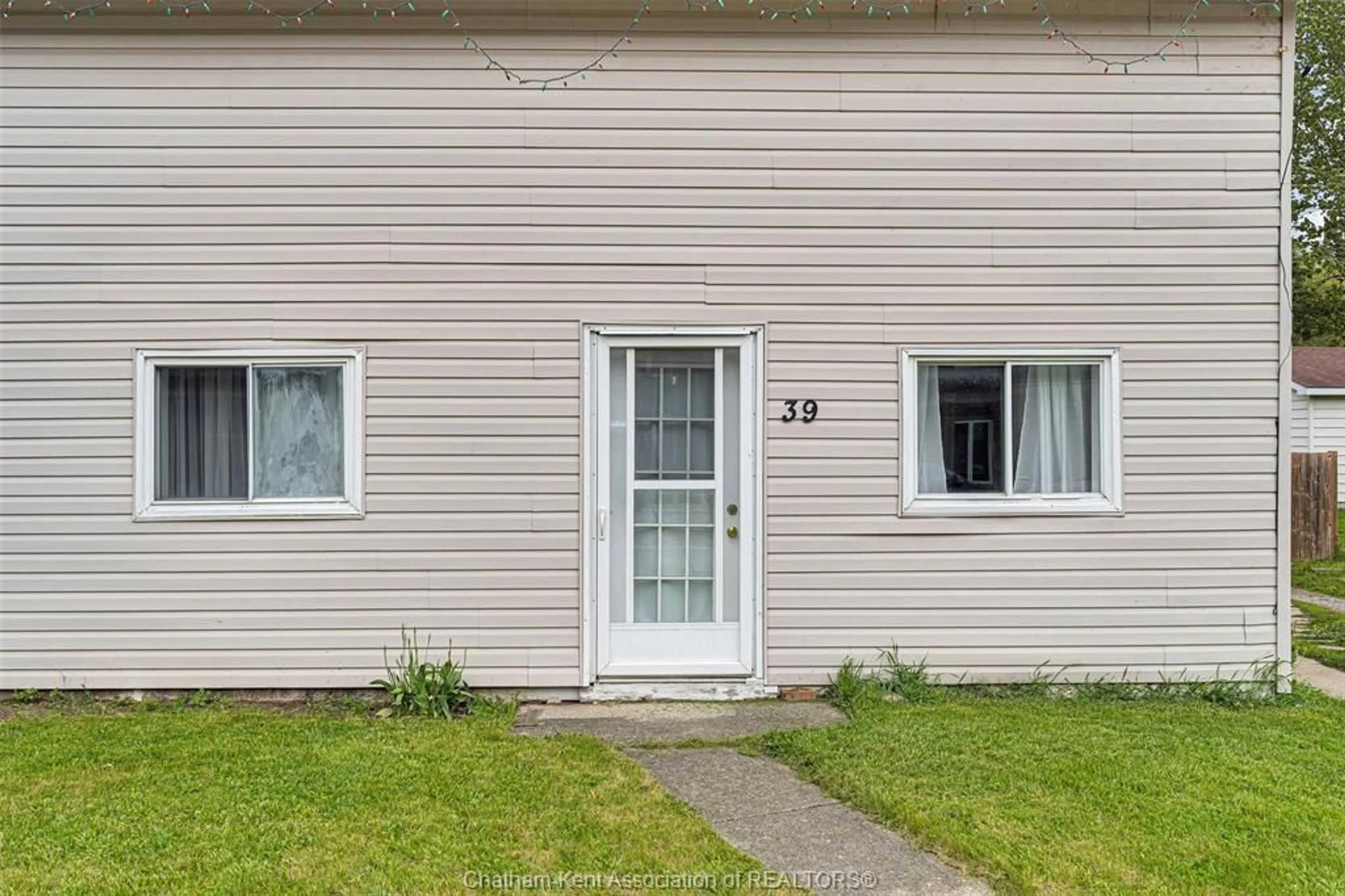 Home with vinyl exterior material, street for 39 MCGEORGE St, Blenheim Ontario N0P 1A0