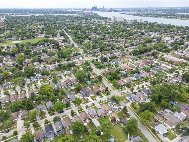 1019 GLIDDEN, Windsor 3