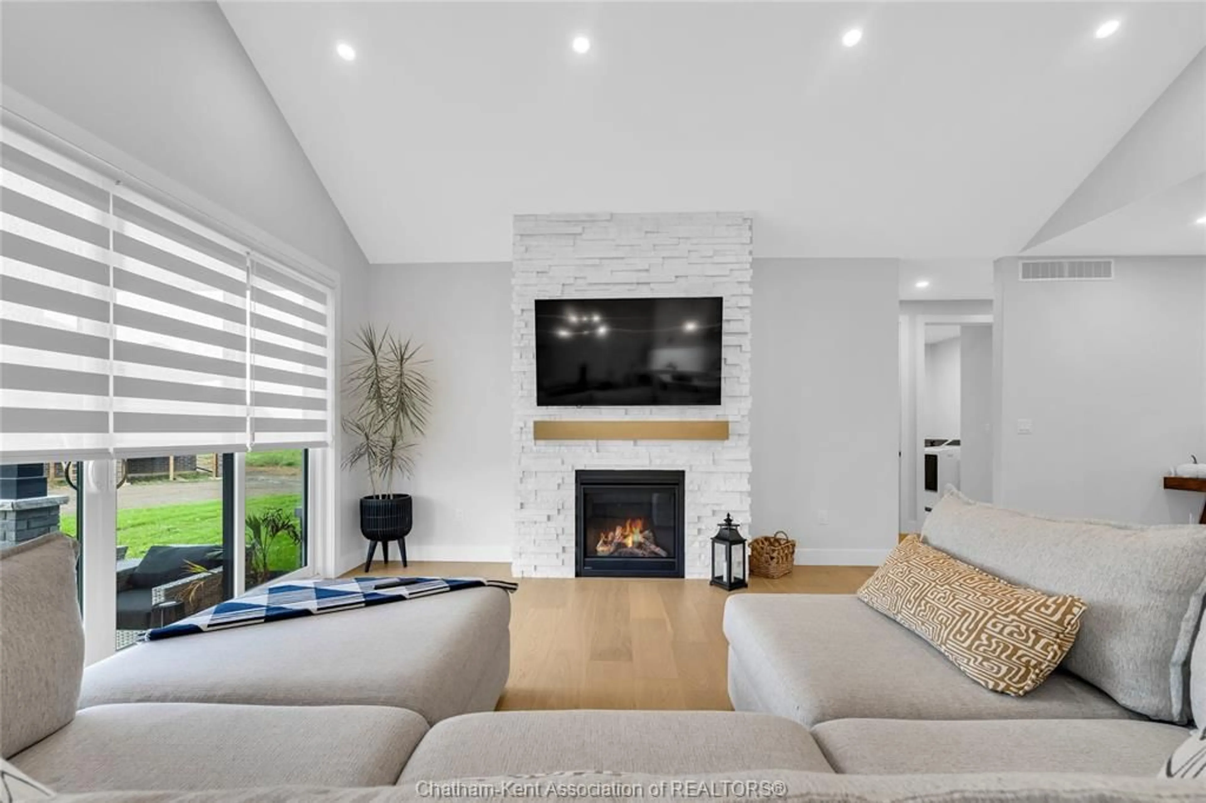 Living room with furniture, unknown for 111 Bloomington Way, Chatham Ontario N7L 0H2