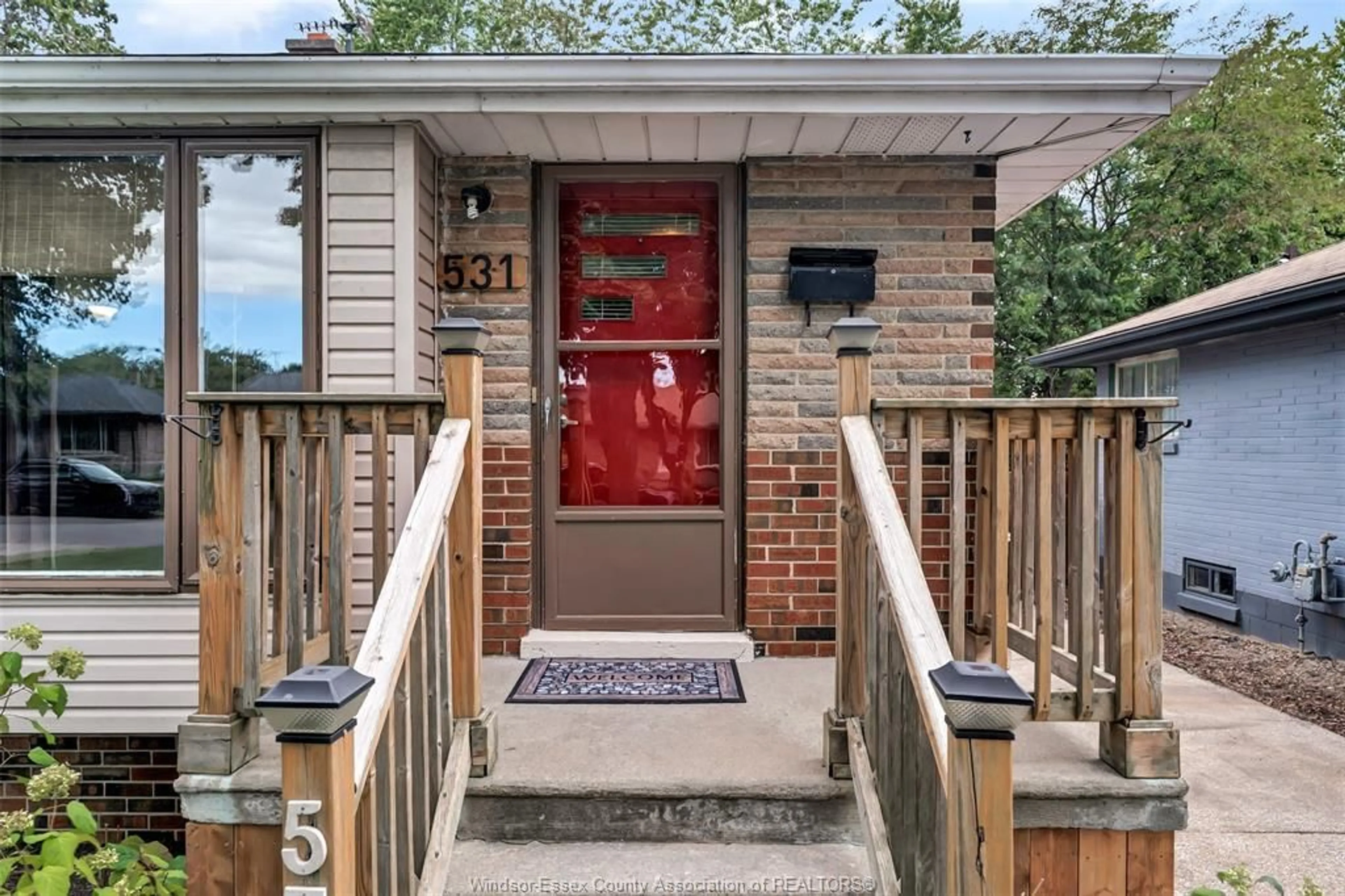 Unknown for 531 ISACK Dr, Windsor Ontario N8S 3W4