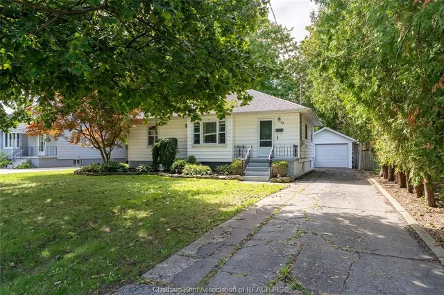 42 Canterbury St, Chatham 2