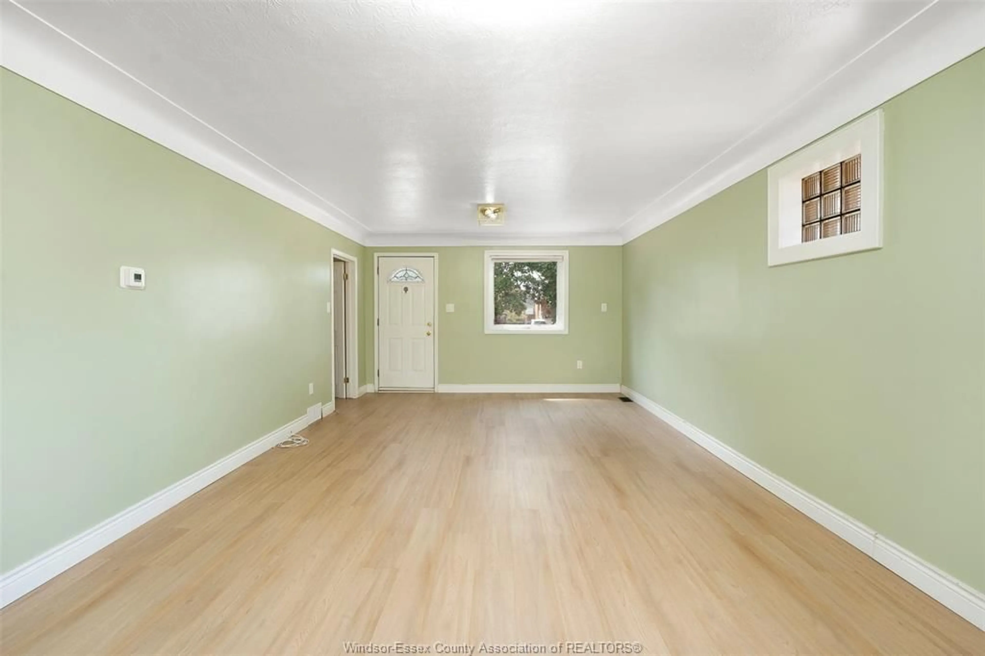 A pic of a room for 986 EASTLAWN Ave, Windsor Ontario N8S 3H9