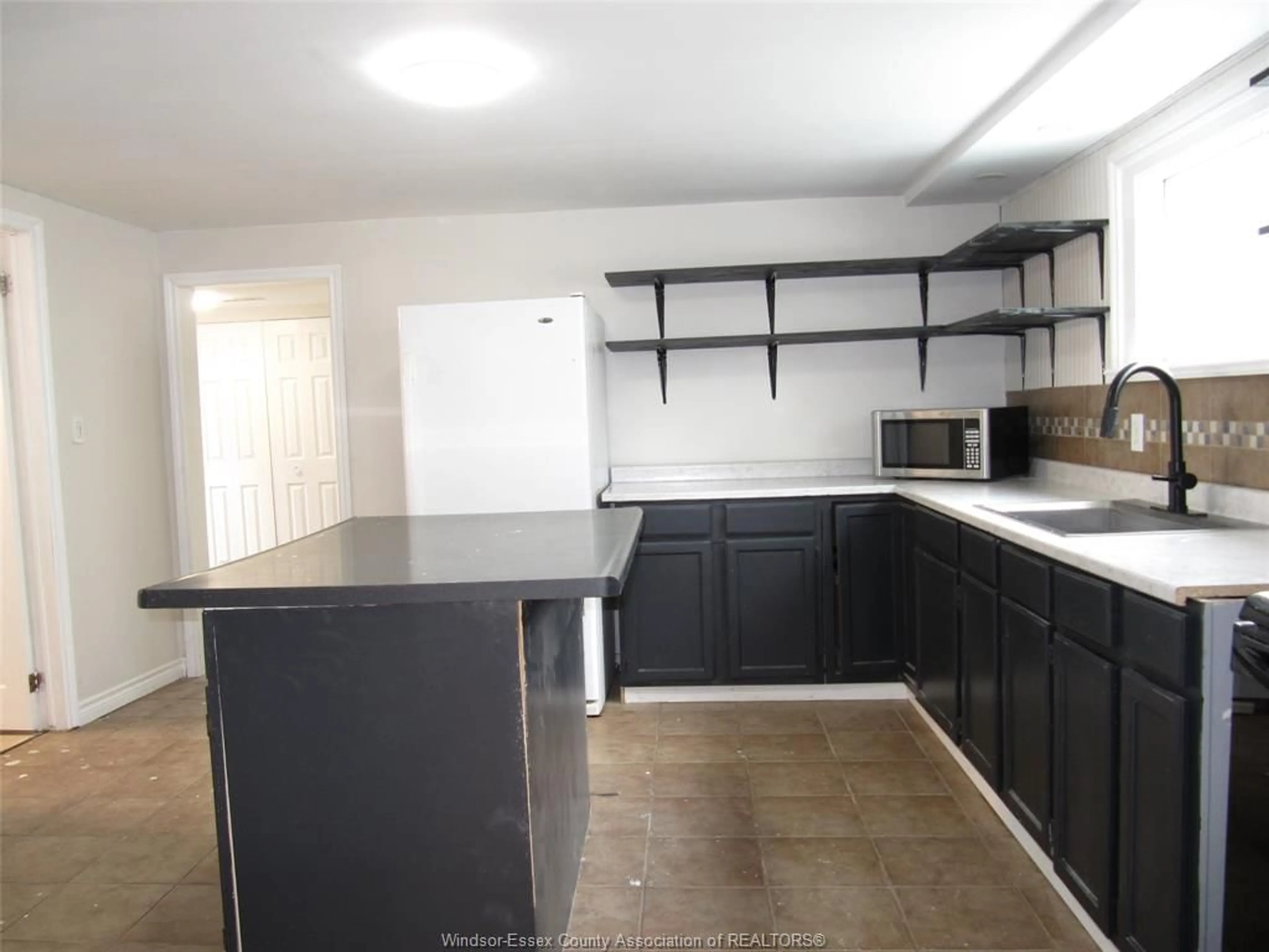 Standard kitchen, unknown for 240 George St, Amherstburg Ontario N9V 2E9