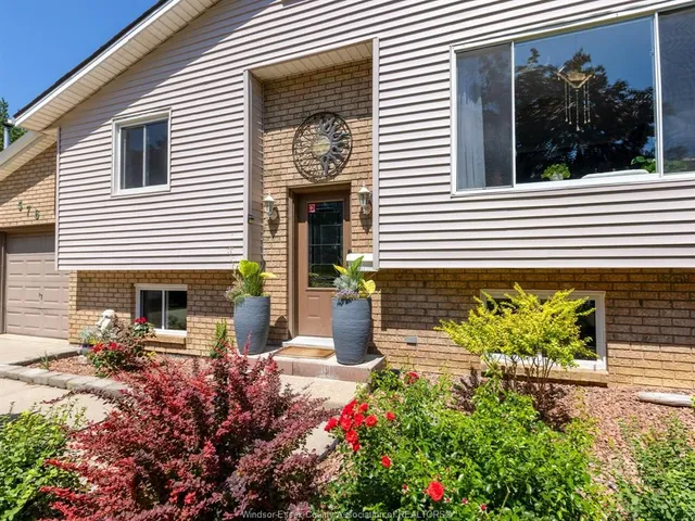 576 RICHMOND St, Amherstburg 3