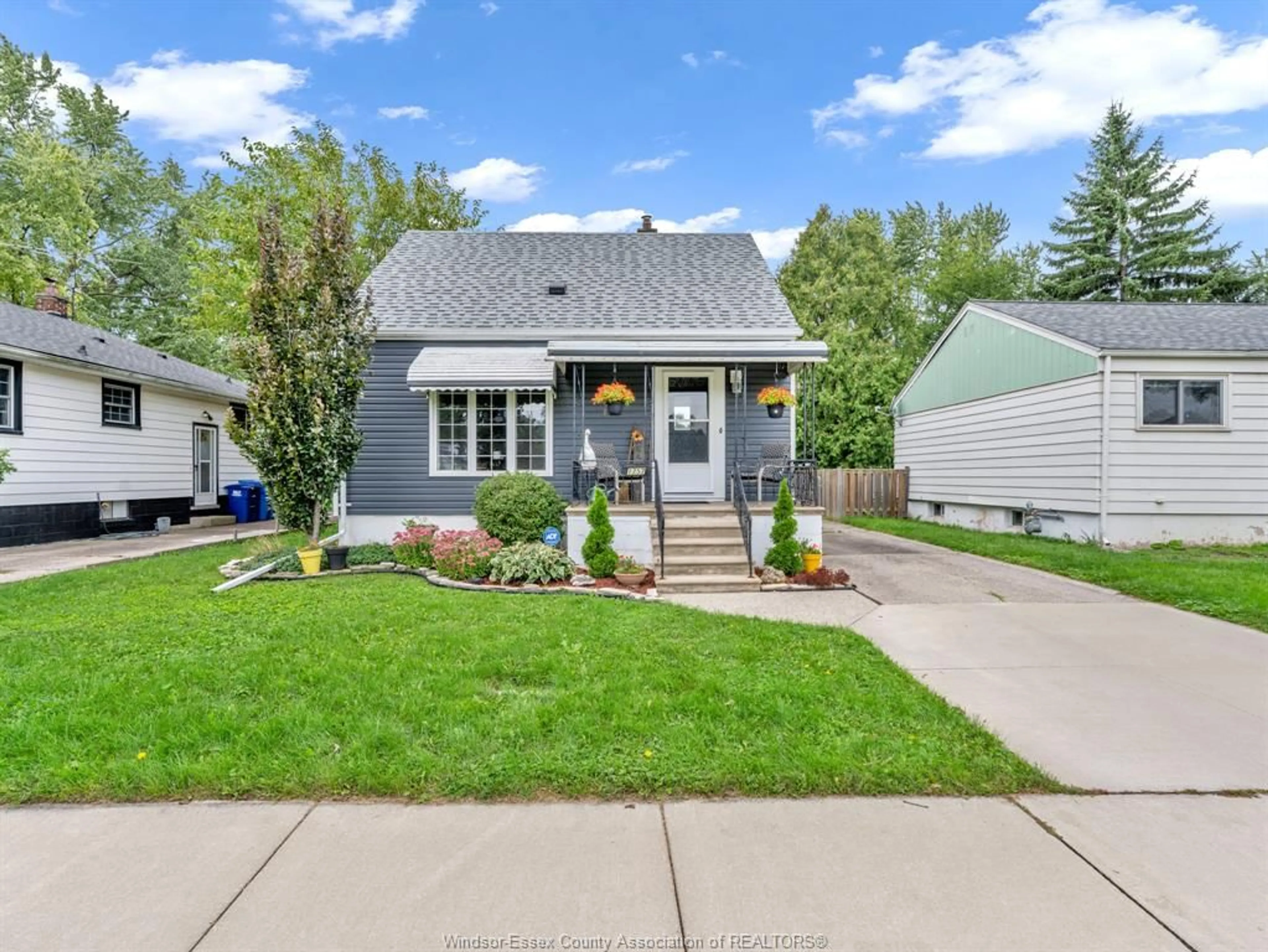 Home with vinyl exterior material, street for 1757 OLIVE Rd, Windsor Ontario N8Y 4M9