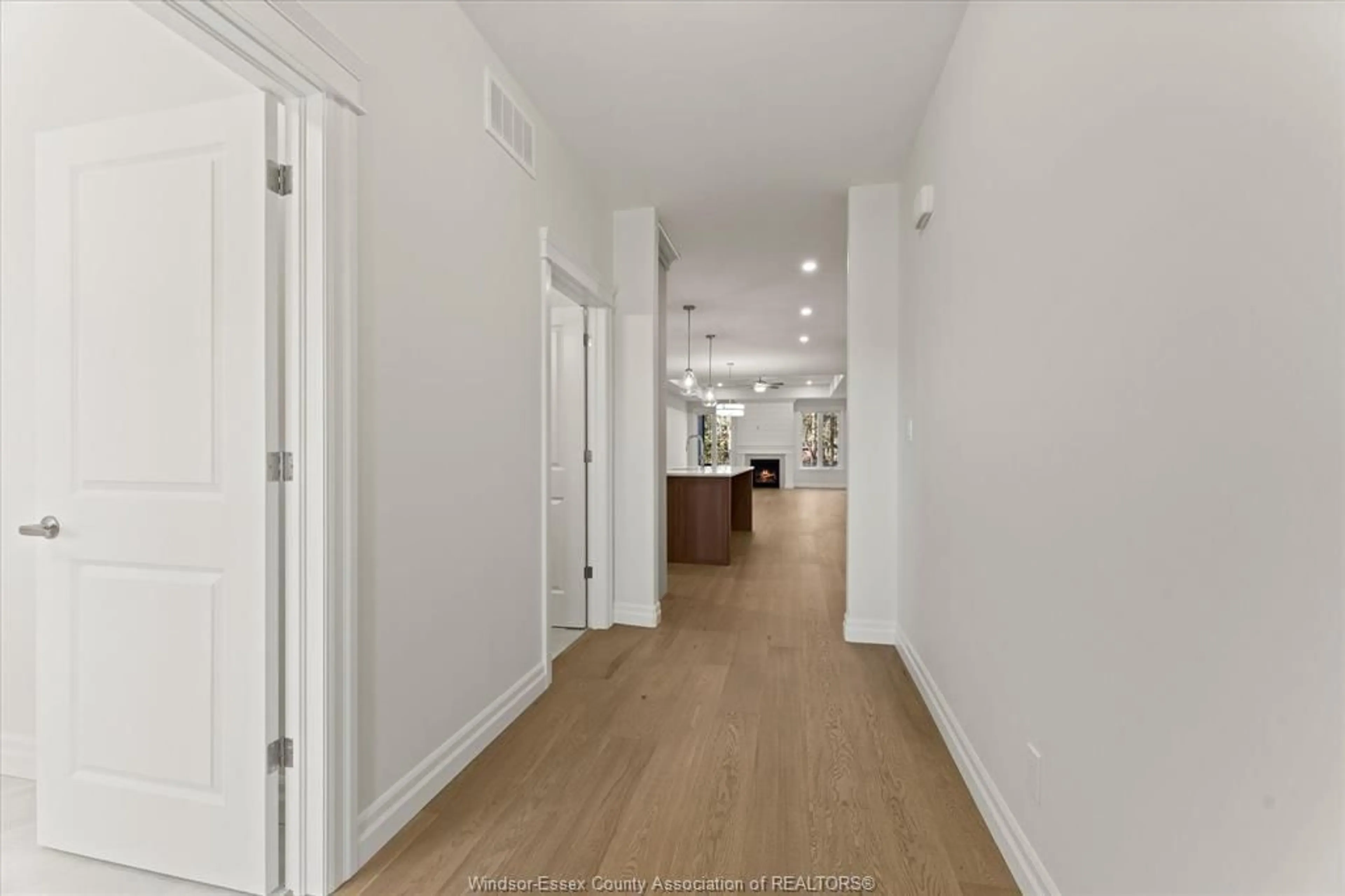 Indoor entryway for 3225 TULLIO Dr, LaSalle Ontario N9H 1H3
